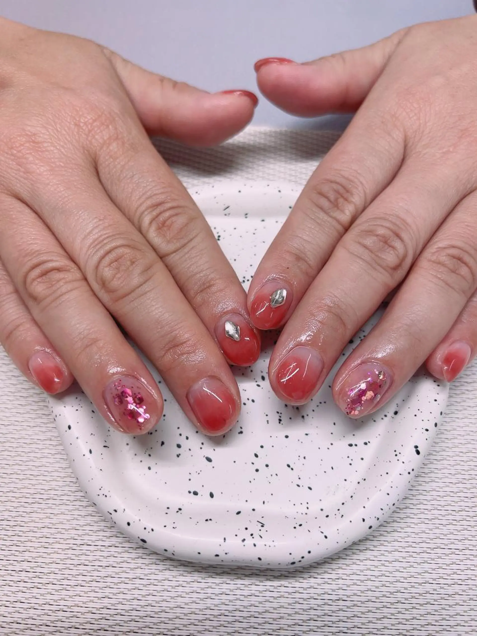 ネイル ハンドネイル フットネイル ハンドケア AngelChris ビューティーサロンのネイルデザイン