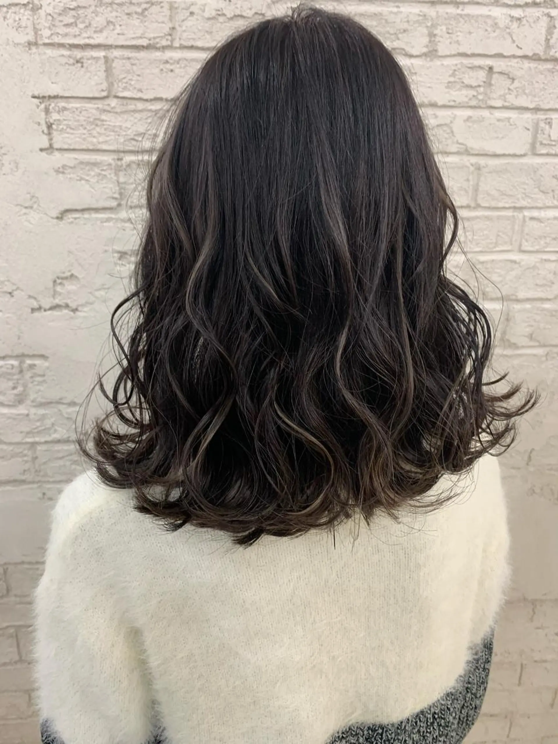 セミロング パープルカラー ハイライト ヘアカラー 🇺🇸ハイライト特 化美容師🇺🇸漆沢のヘアスタイル