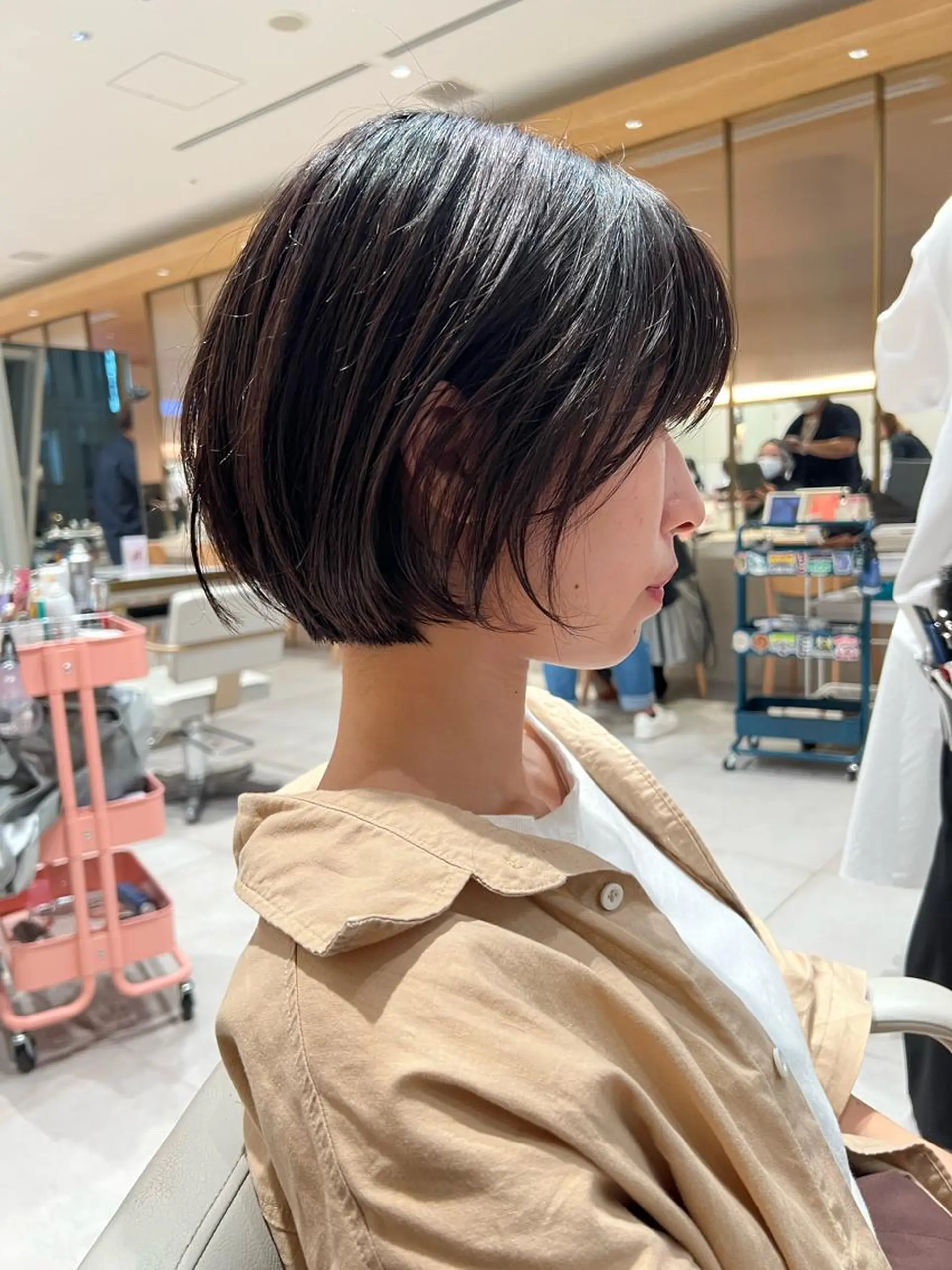 ミディアム カラー グレージュ ボブ カット ヘアカラー トリートメント レイヤー専門家 ダブルカラー修のヘアスタイル