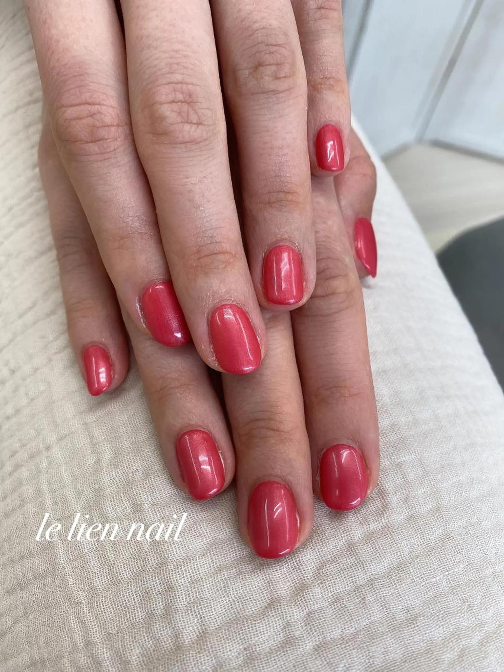 ネイル ワンカラーネイル 赤色 le lien nailのネイルデザイン
