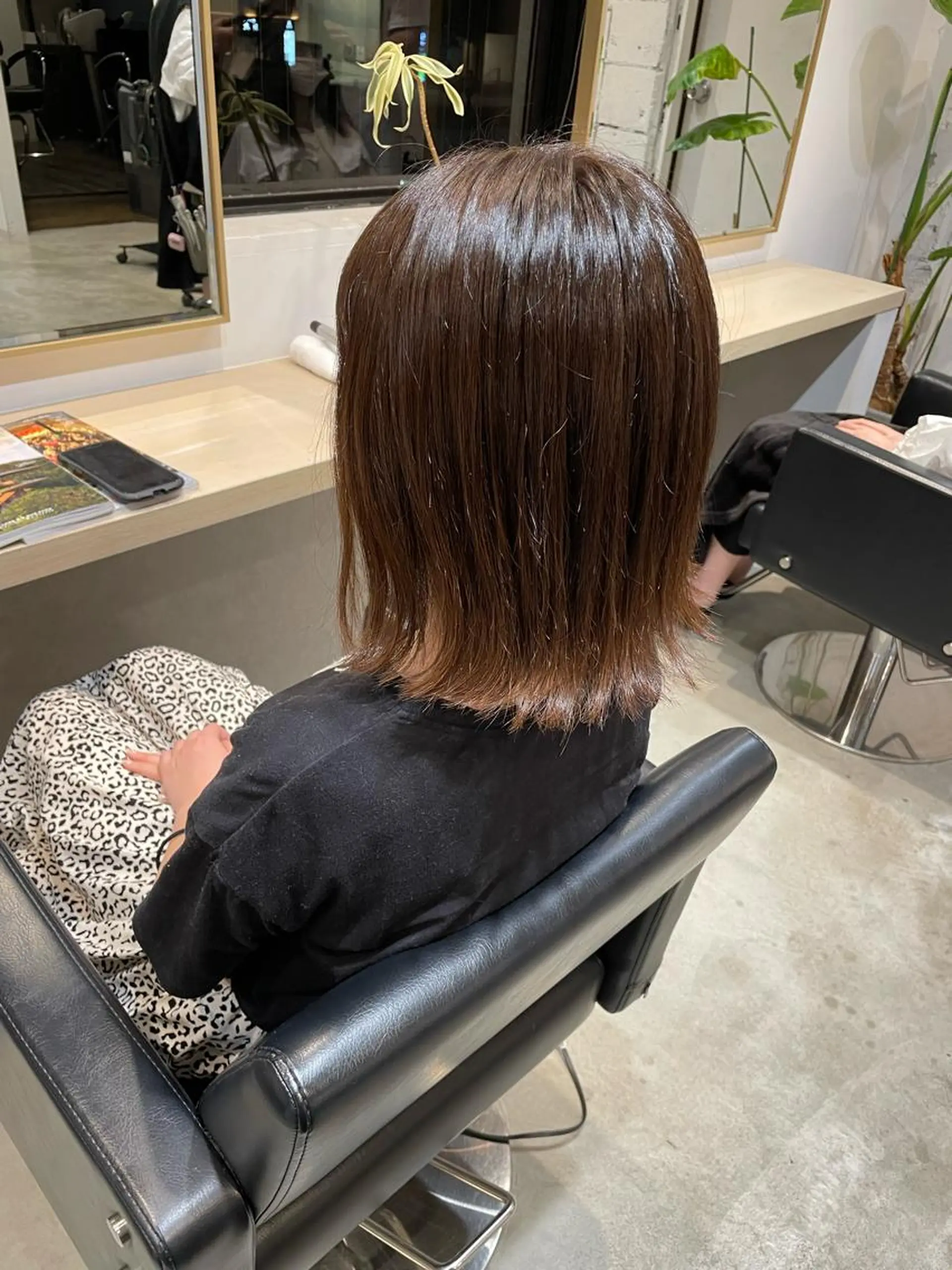 ミディアム カラー ブリーチ ブラウンカラー 透明感カラー ナチュラルブラウン ブリーチなしカラー レイヤー♡ 石川優奈のヘアスタイル