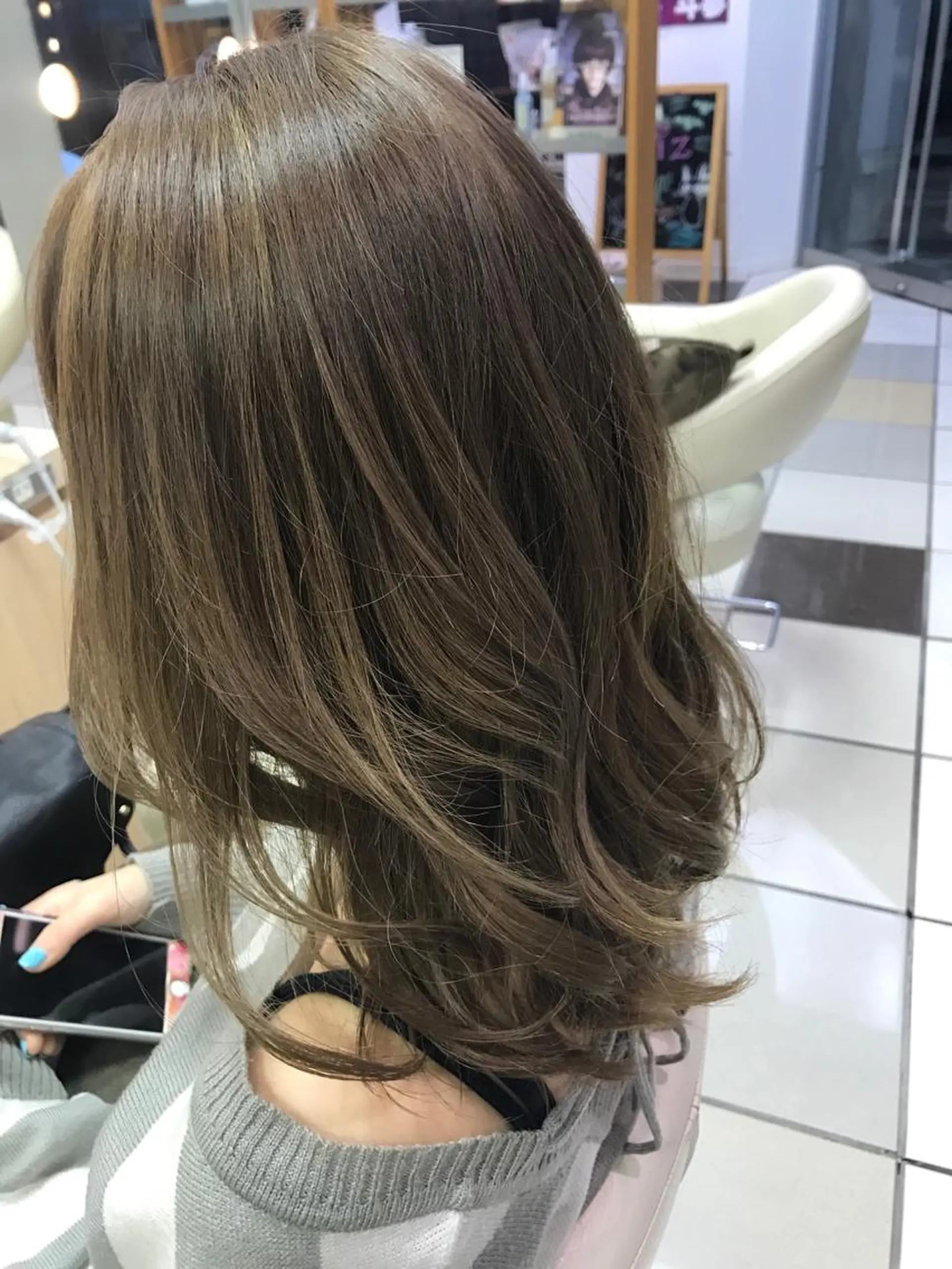 ロング カラー ベージュカラー にった みずきのヘアスタイル