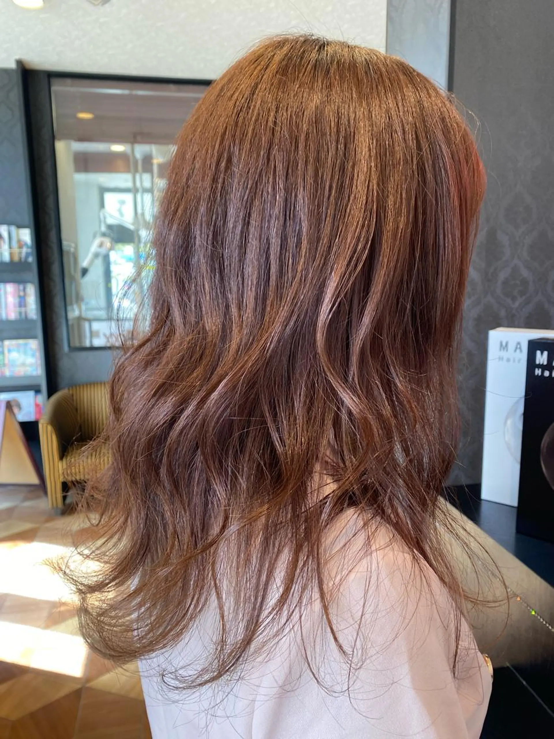 ミディアム カラー カット ヘアカラー トリートメント 及川 歩真のヘアスタイル