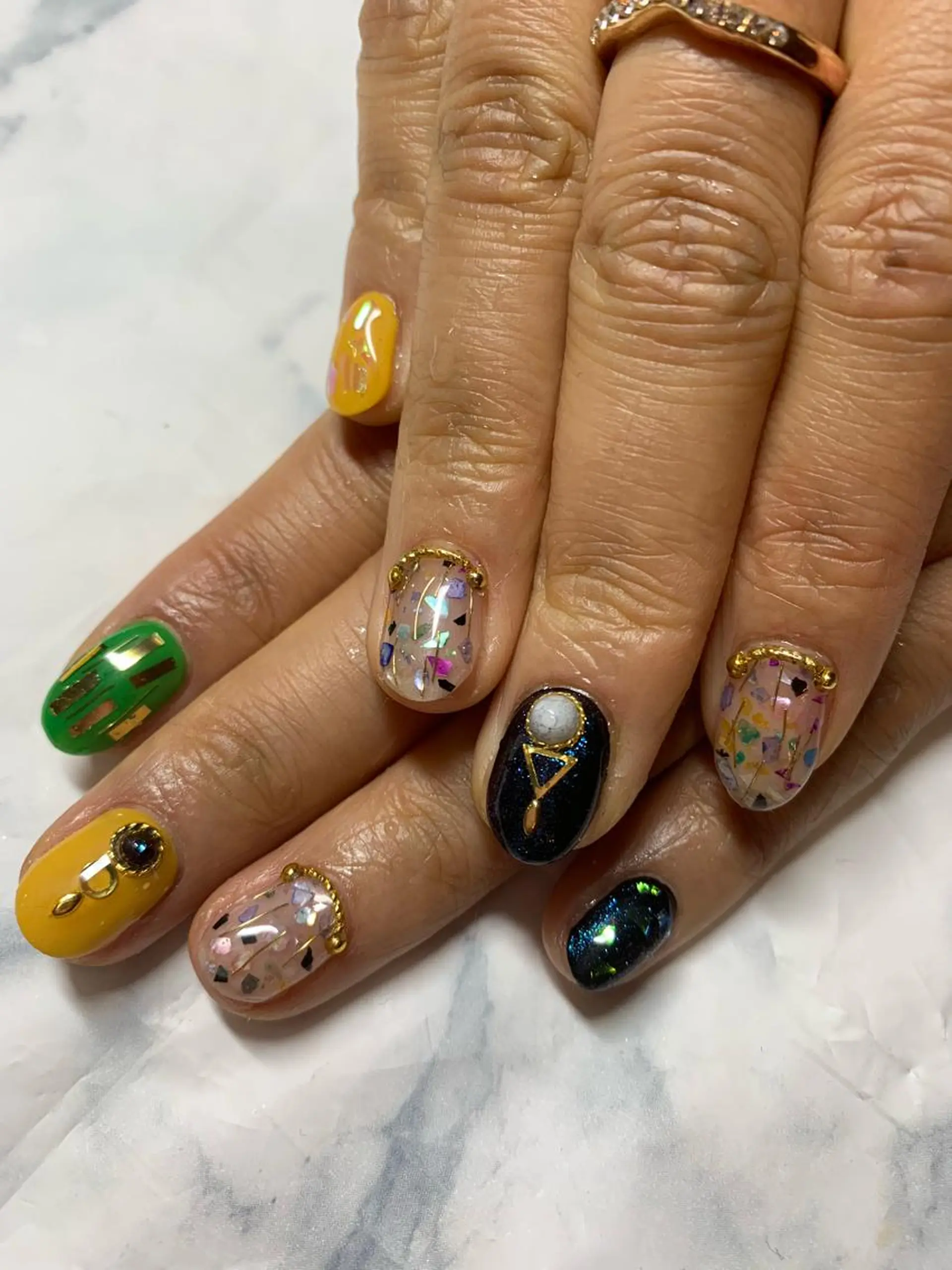 ネイル 菅野 愛花のネイルデザイン