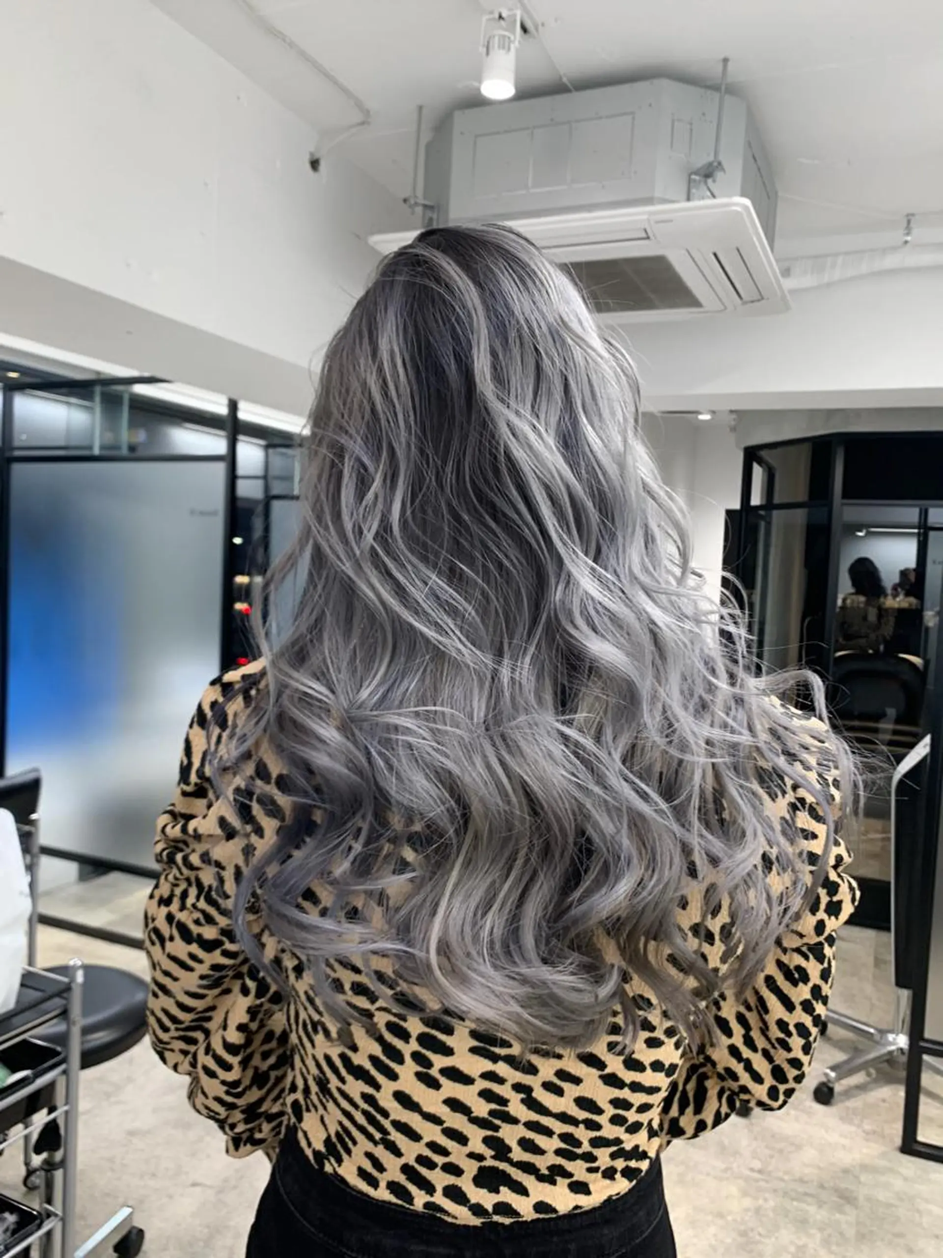 ロング カラー 及川シゲル 髪質改善講師のヘアスタイル