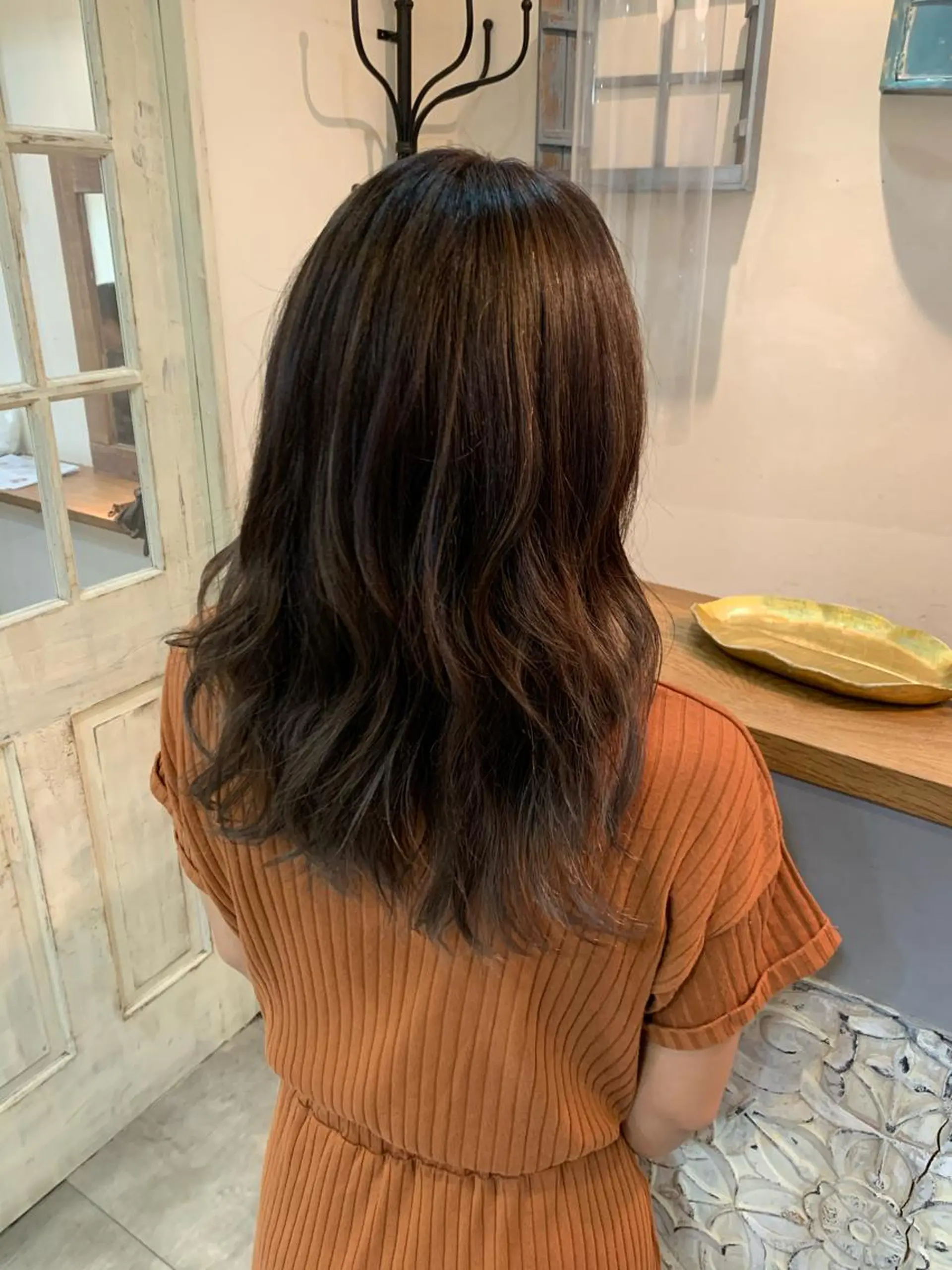 セミロング カラー グレージュ ハイライトカラー ハイライト Topstylist HARUのヘアスタイル