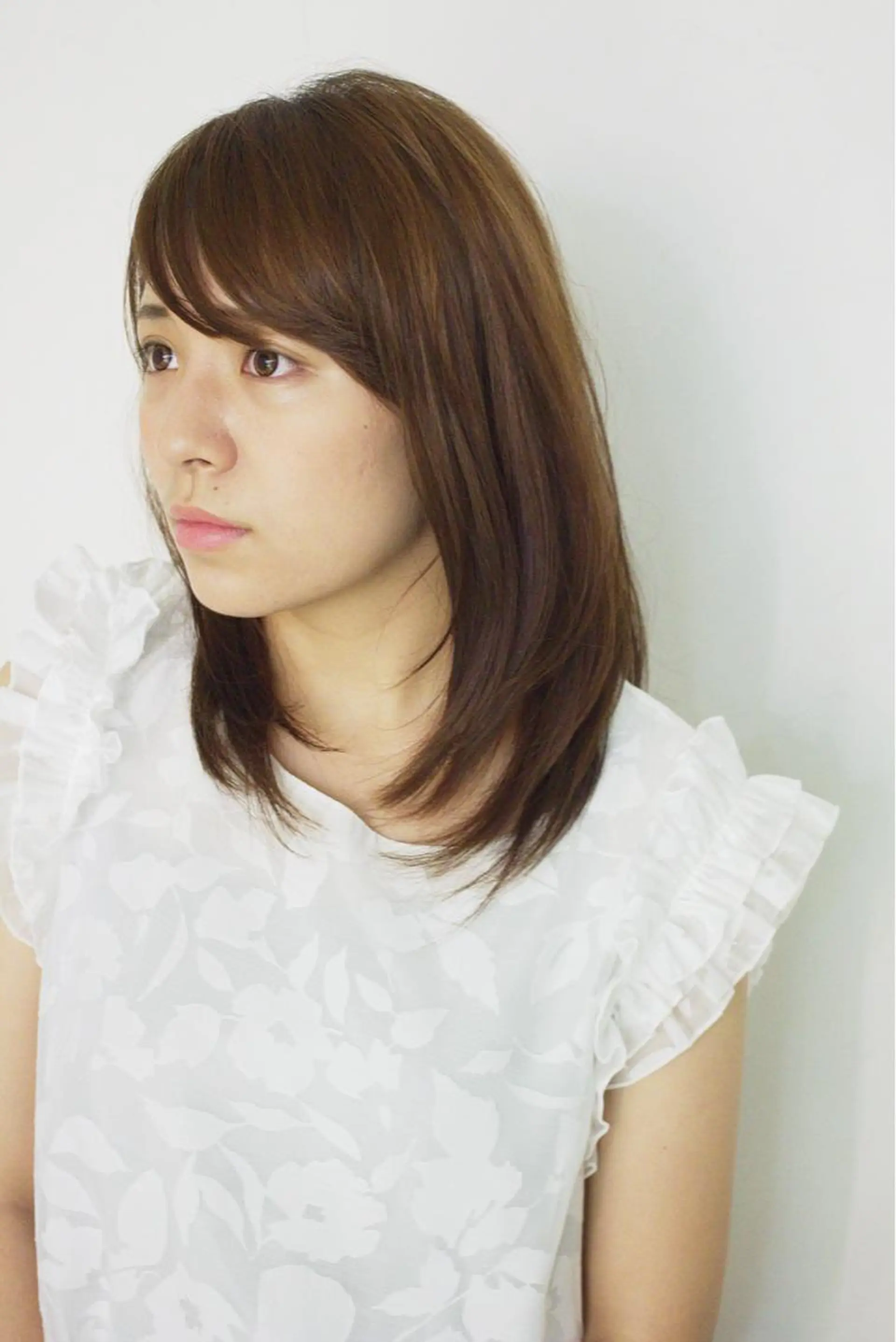 ミディアム セミロング カラー 佐野 寛のヘアスタイル