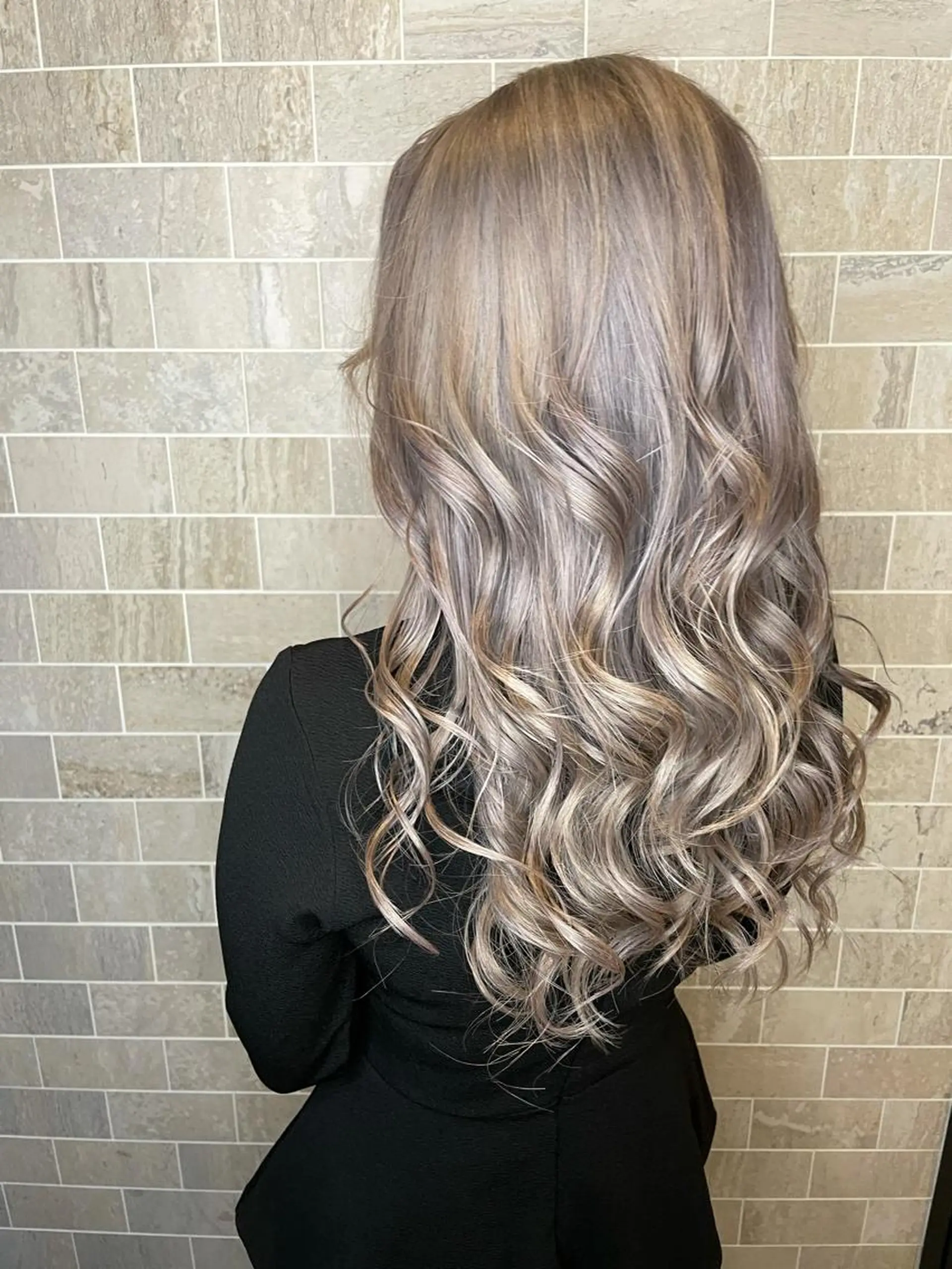 ロング ヘアカラー トリートメント ブリーチ毛矯正.髪質 改善.髪にドラマをのヘアスタイル