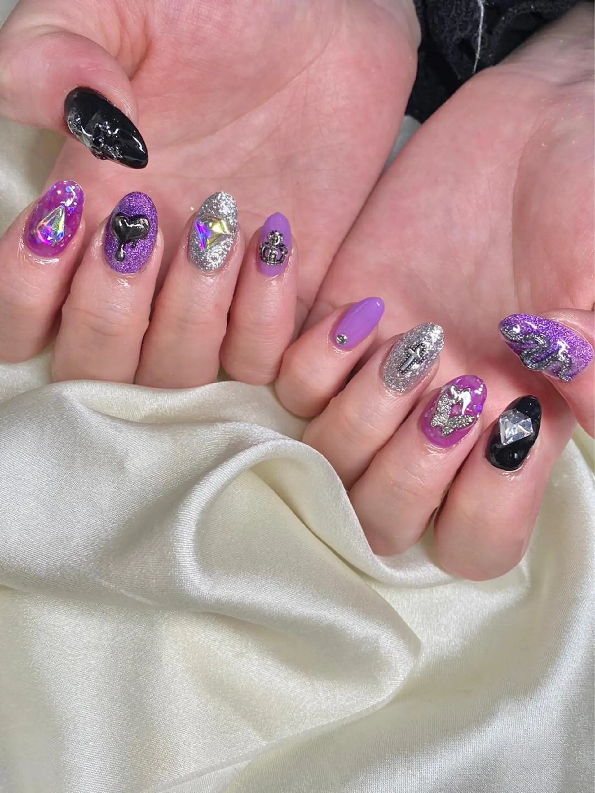 ネイル マツエク・マツパ アイブロウ 眉カラー 韓国風マツエク パリジェンヌラッシュリフト まつげパーマ ワンホンマツエク ハンドネイル Nail&eye Belire 新宿のネイルデザイン