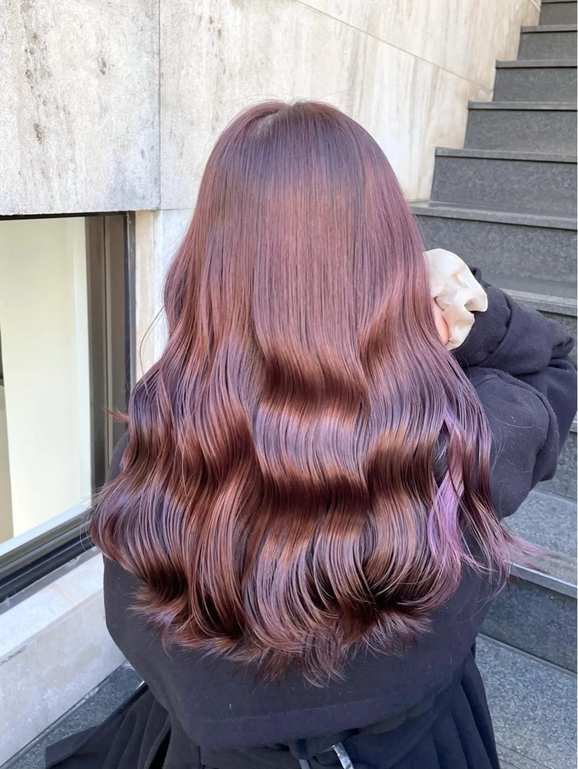 セミロング カラー ミヤザキ タクトのヘアスタイル