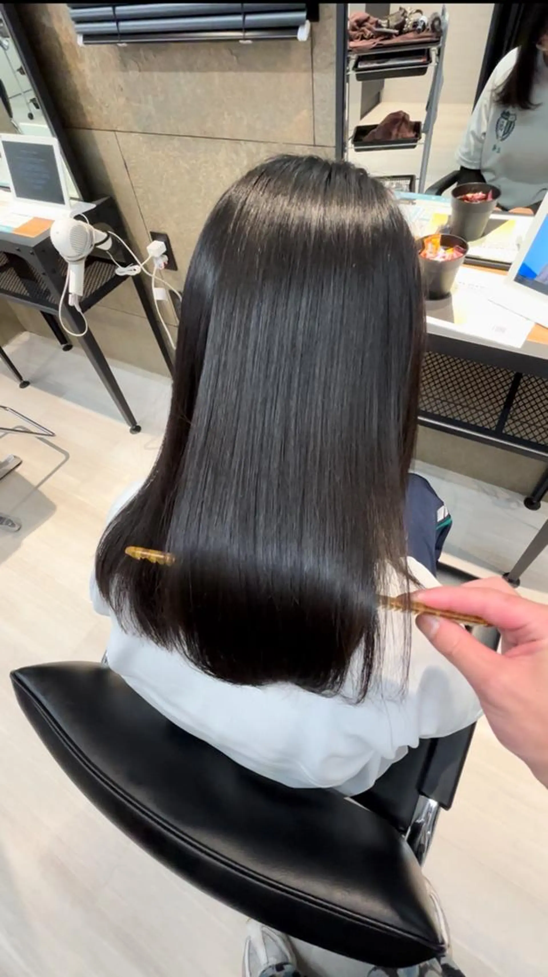 カラー 松井 結愛のヘアスタイル
