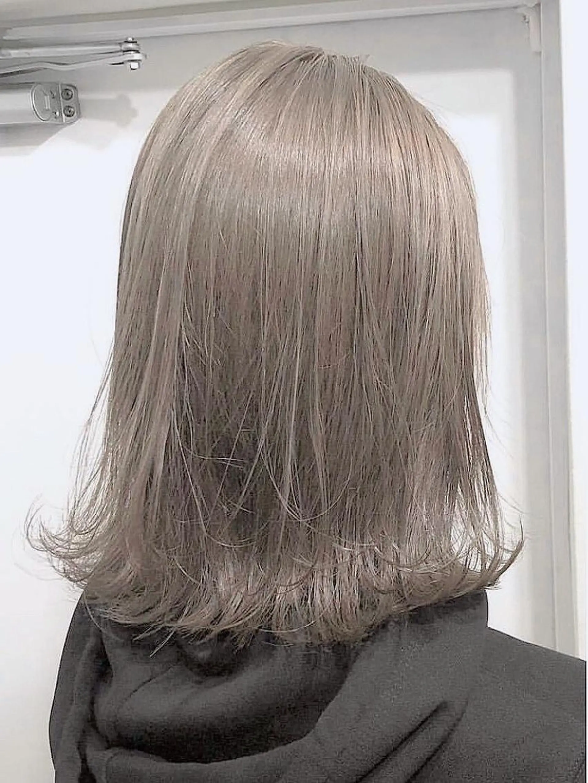 カラー 🦋韓国レイヤー｜ 透明感グレージュ🦋のヘアスタイル