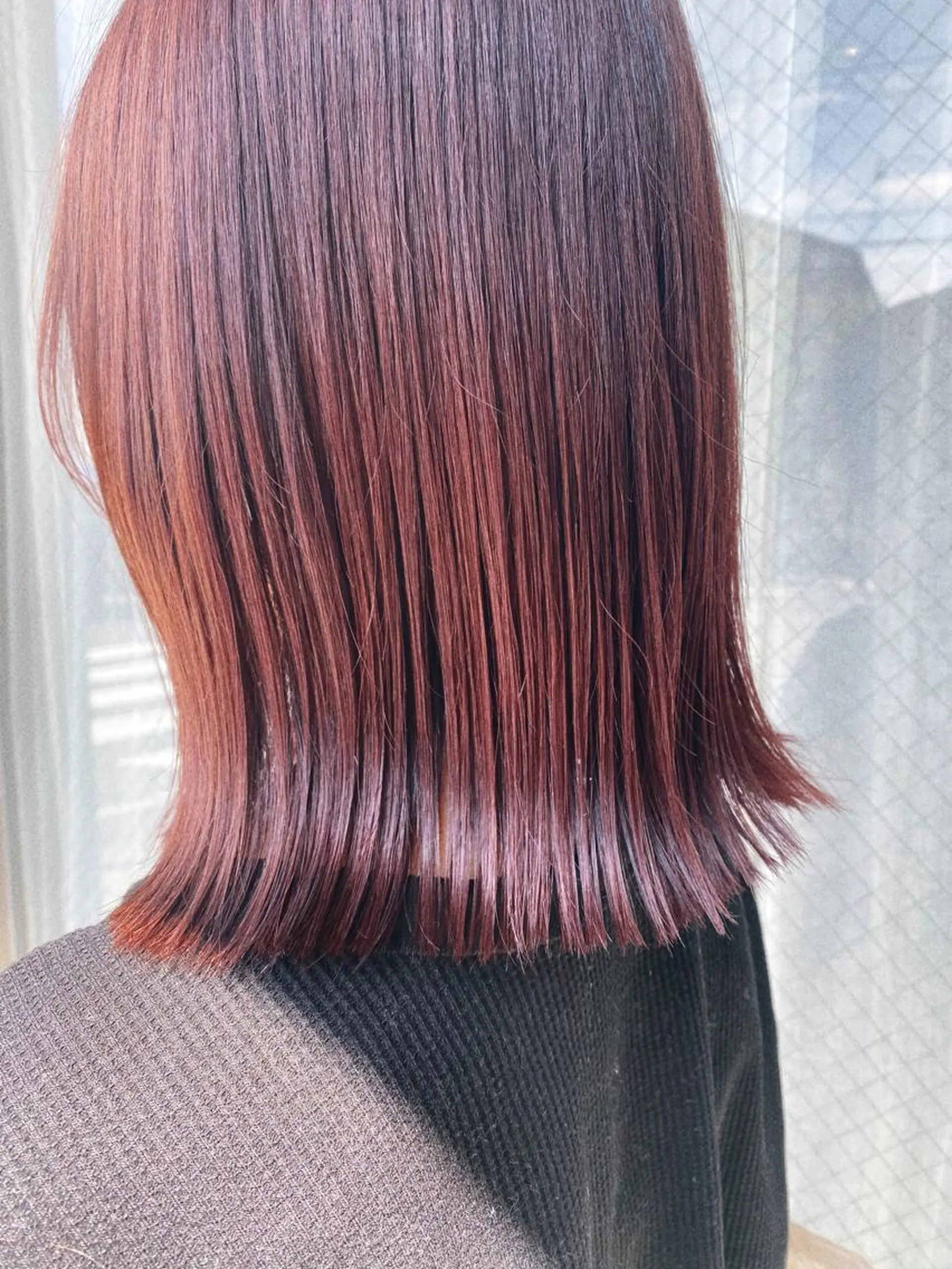 ミディアム カラー 高浜 夕海のヘアスタイル