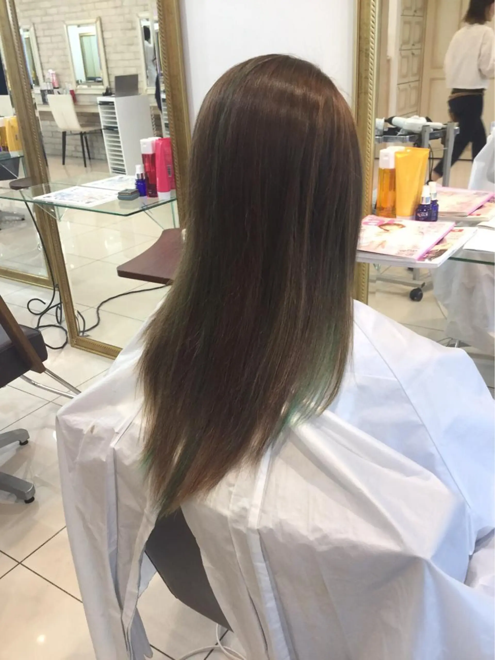 カラー ブリーチ ハイライトカラー 岩倉 諒のヘアスタイル