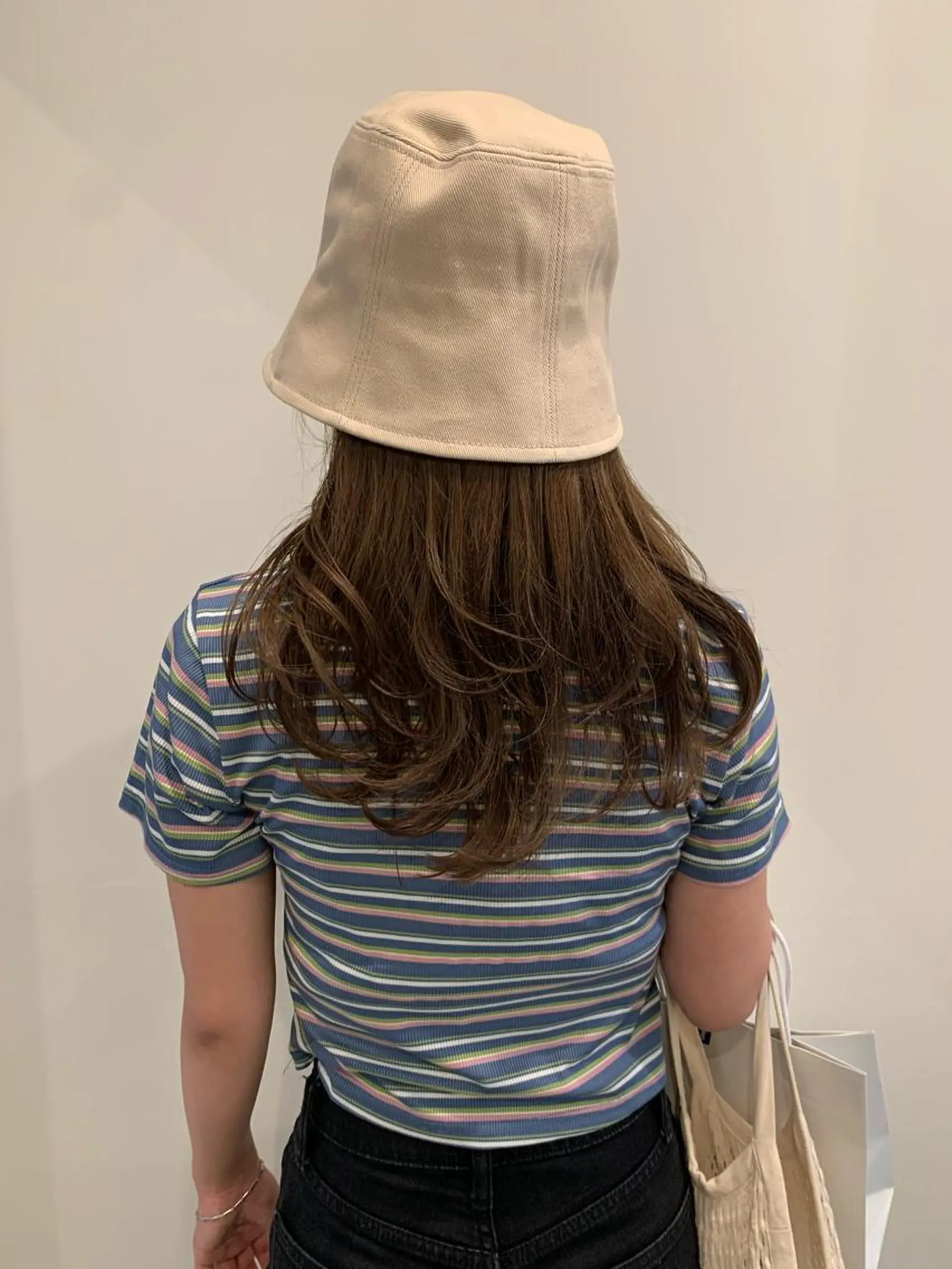 ロング ヘアカラー 落合希 Olivebeigeのヘアスタイル