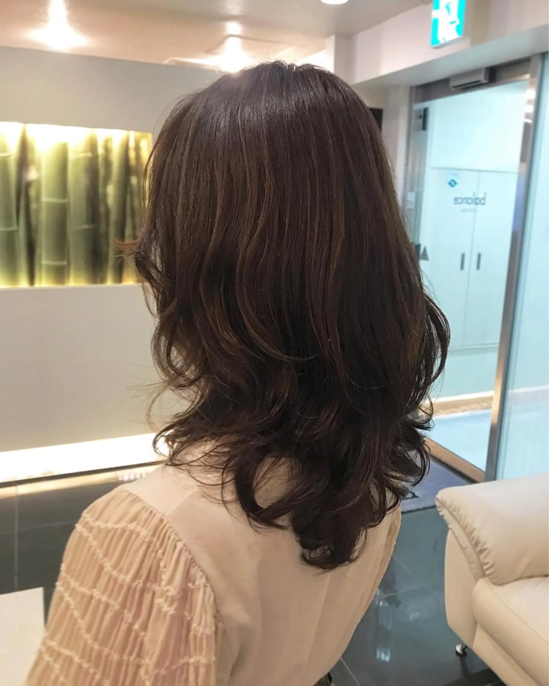 ロング カラー パーマ レイヤーカット チーフデザイナー 若林　麻衣のヘアスタイル