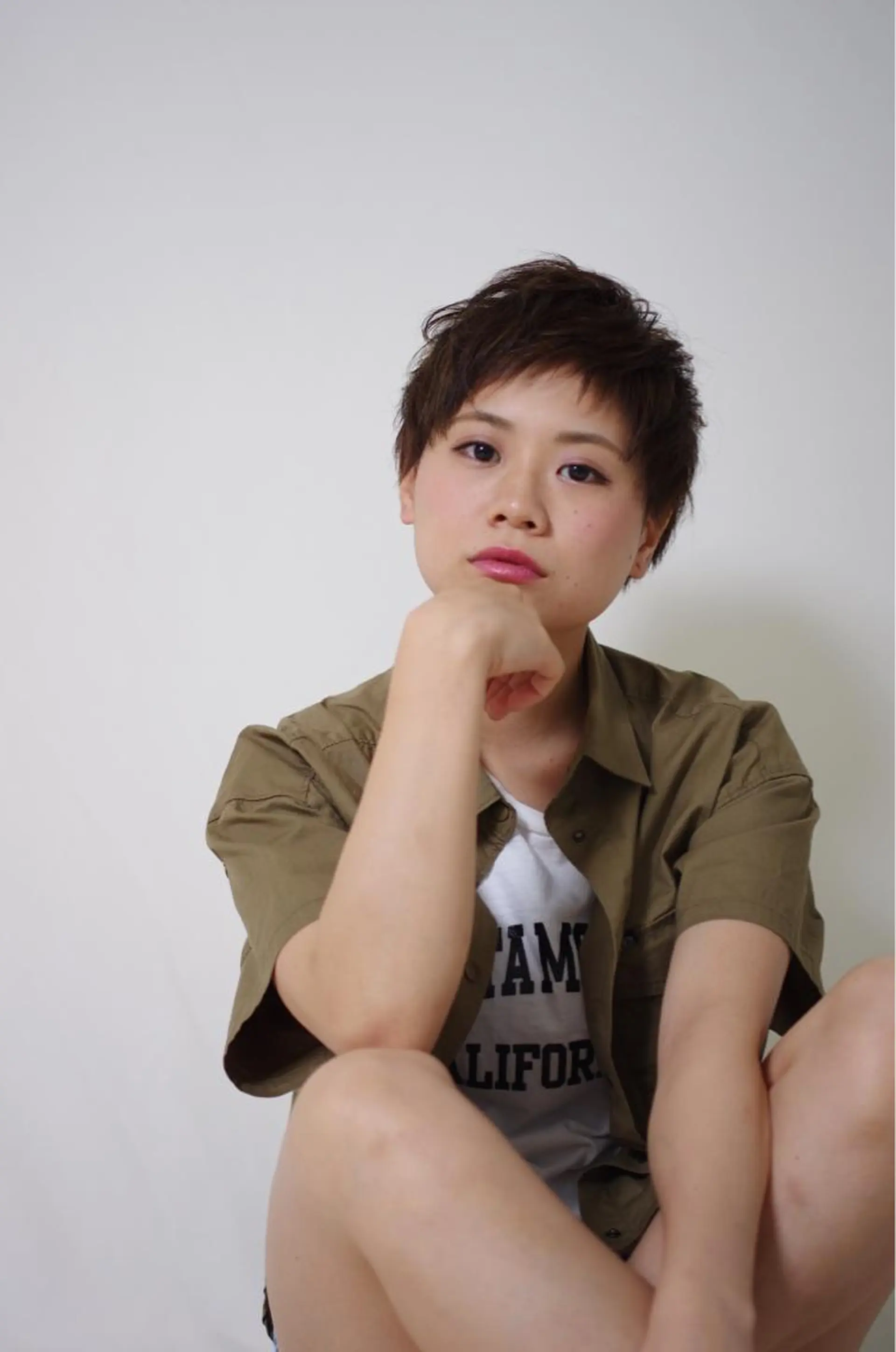 ショート カラー アッシュ ベージュカラー ショートヘア 藤井 仁紀のヘアスタイル