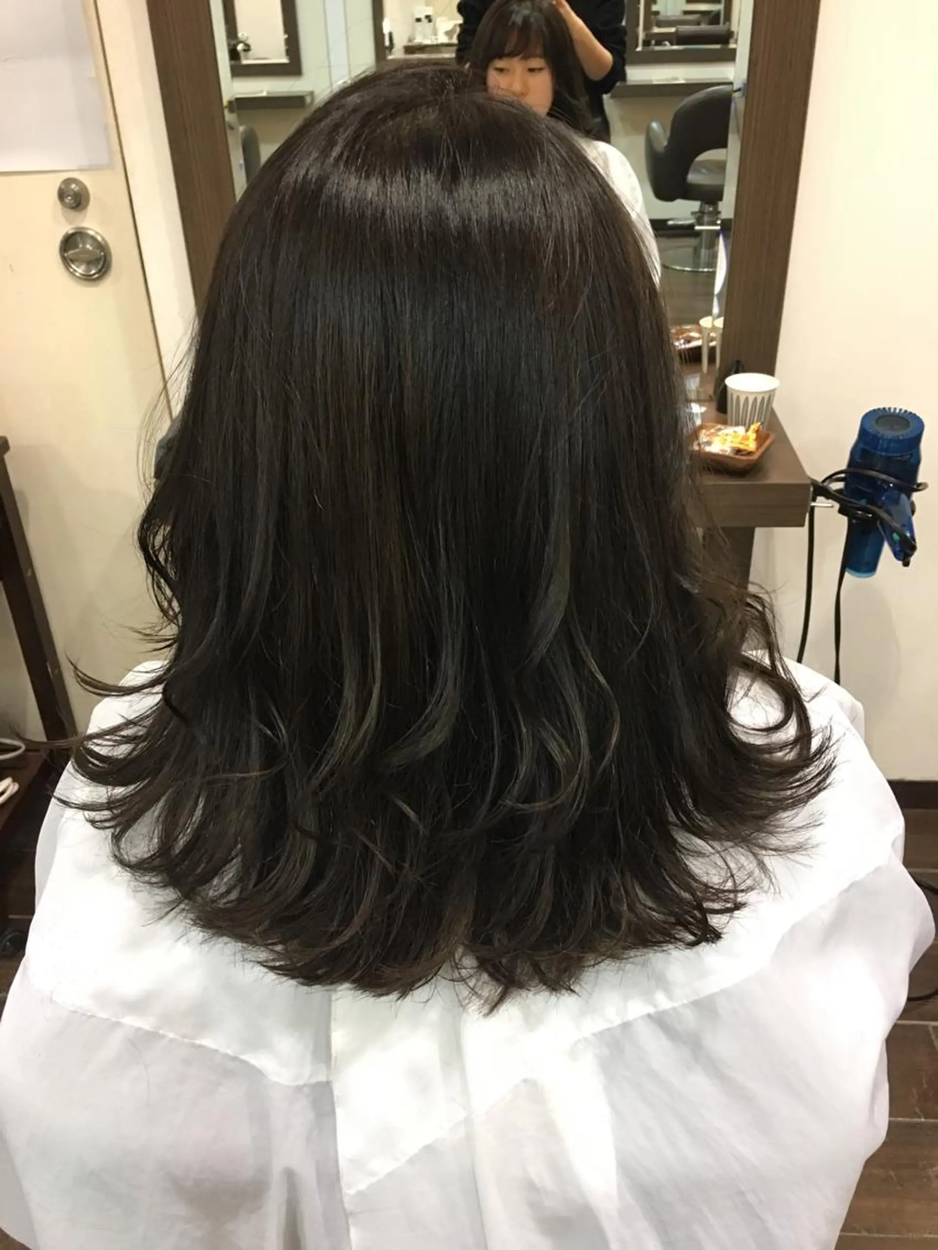 カラー ブルーカラー ネイビーカラー yaya✂︎ 美髪/艶カラーのヘアスタイル
