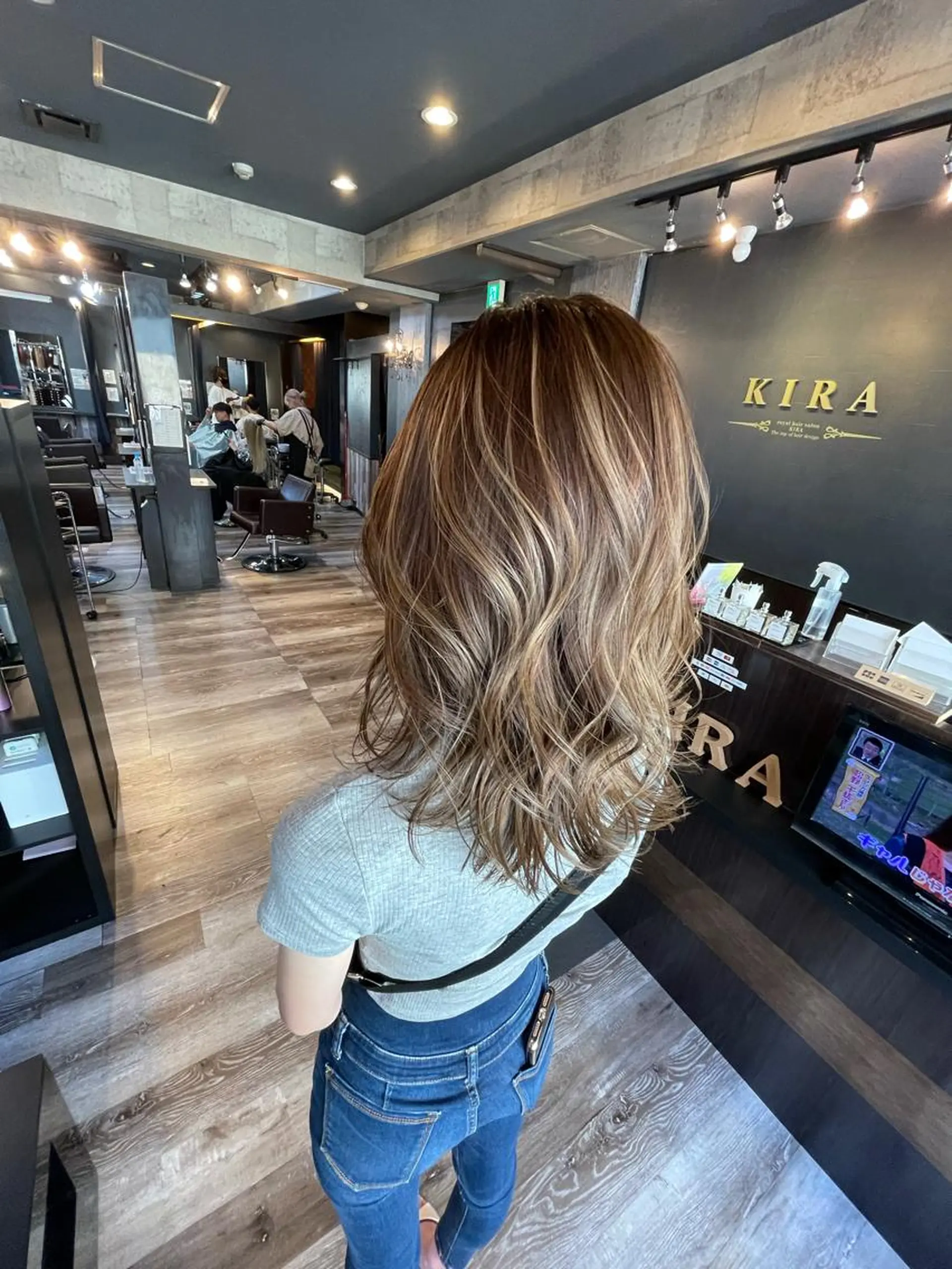 ミディアム シールエクステ ボブ エクステ 外国人風カラー ハイライト KIRA スズキ タクヤ／店長のヘアスタイル