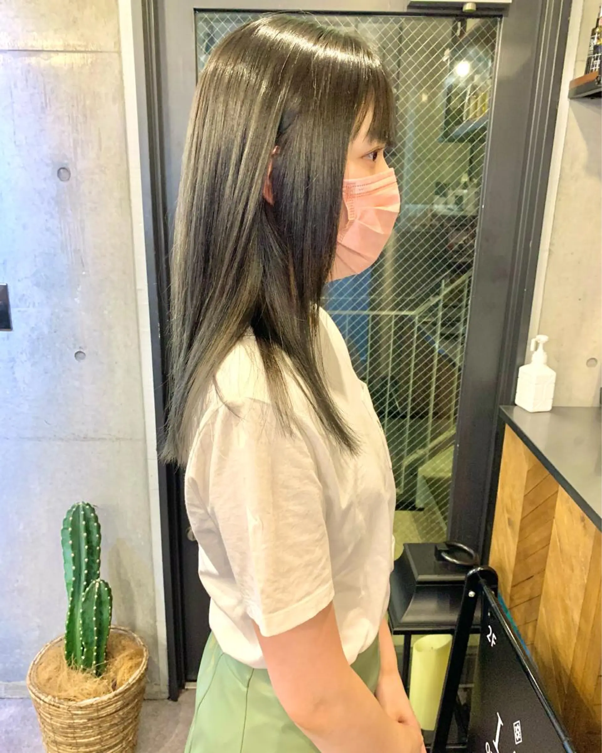 セミロング カラー アッシュ オリーブアッシュ 柔らかブラウン/顔周 りレイヤー♡ユウシのヘアスタイル