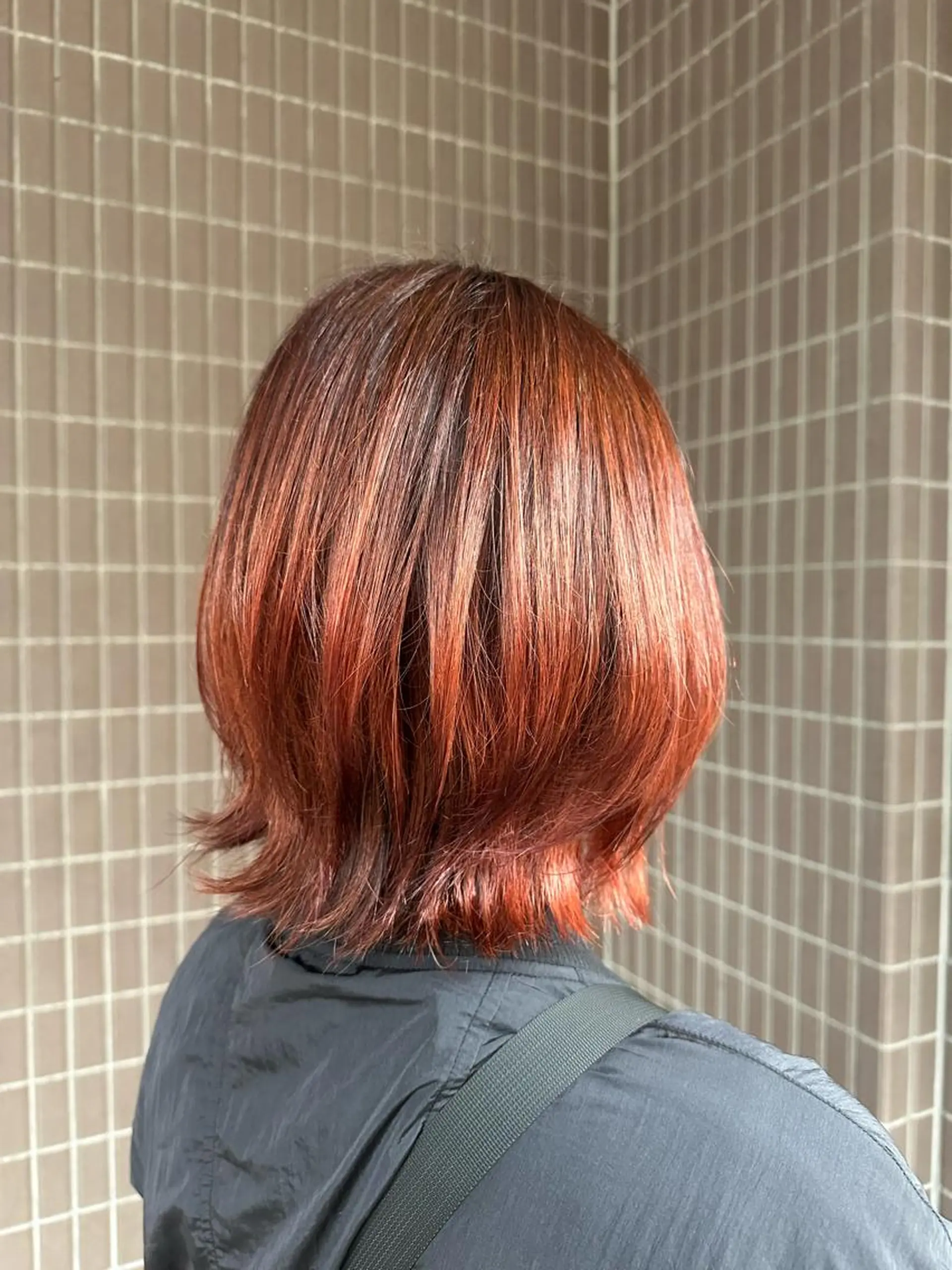 ミディアム カラー オレンジ オレンジレッド レッドカラー カット ヘアカラー 清水 遥香のヘアスタイル
