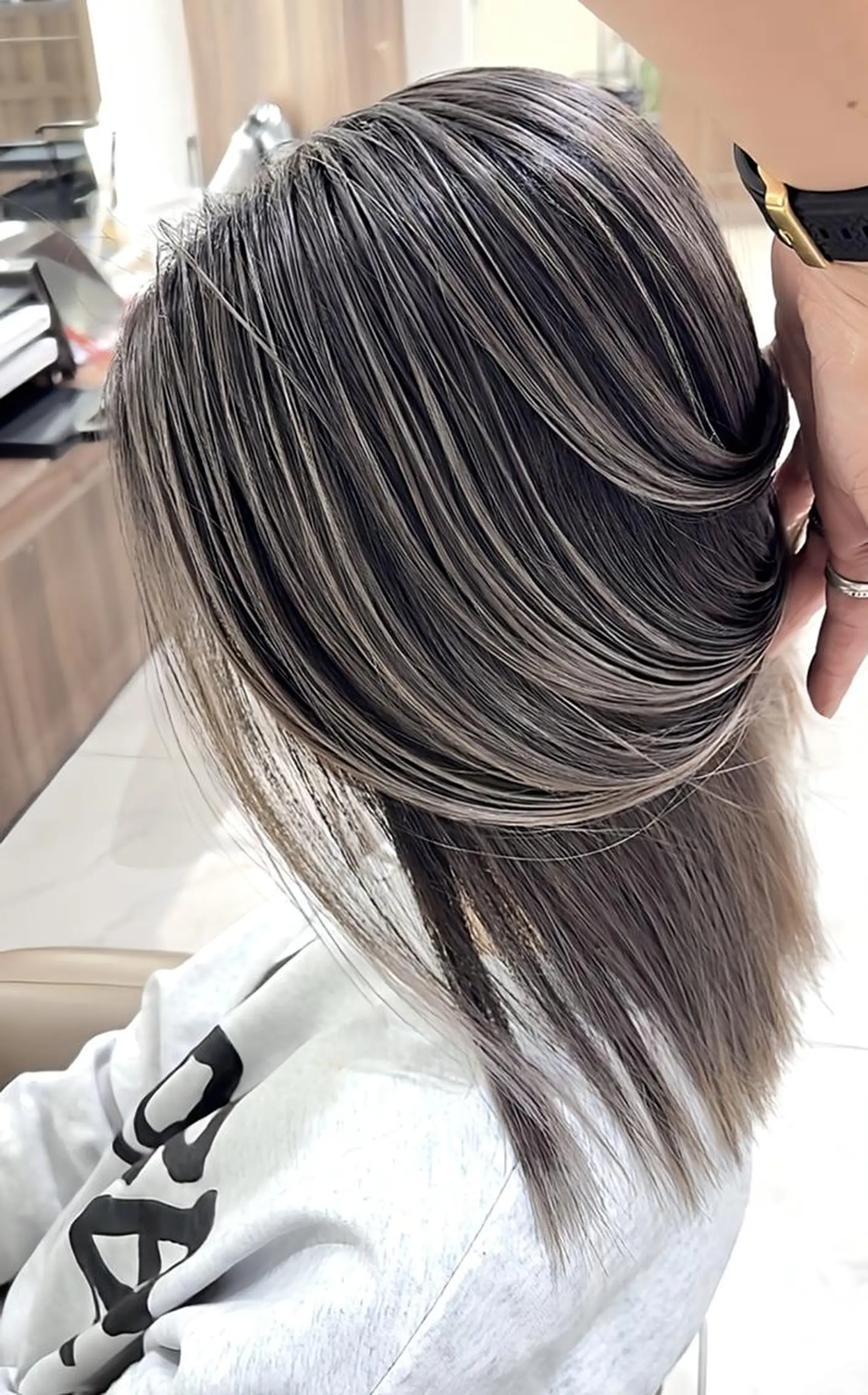 セミロング カラー バレイヤージュ 髪質改善 レイヤーカット カット ヘアカラー トリートメント 山崎俊輔/髪質改善 /バレイヤージュのヘアスタイル