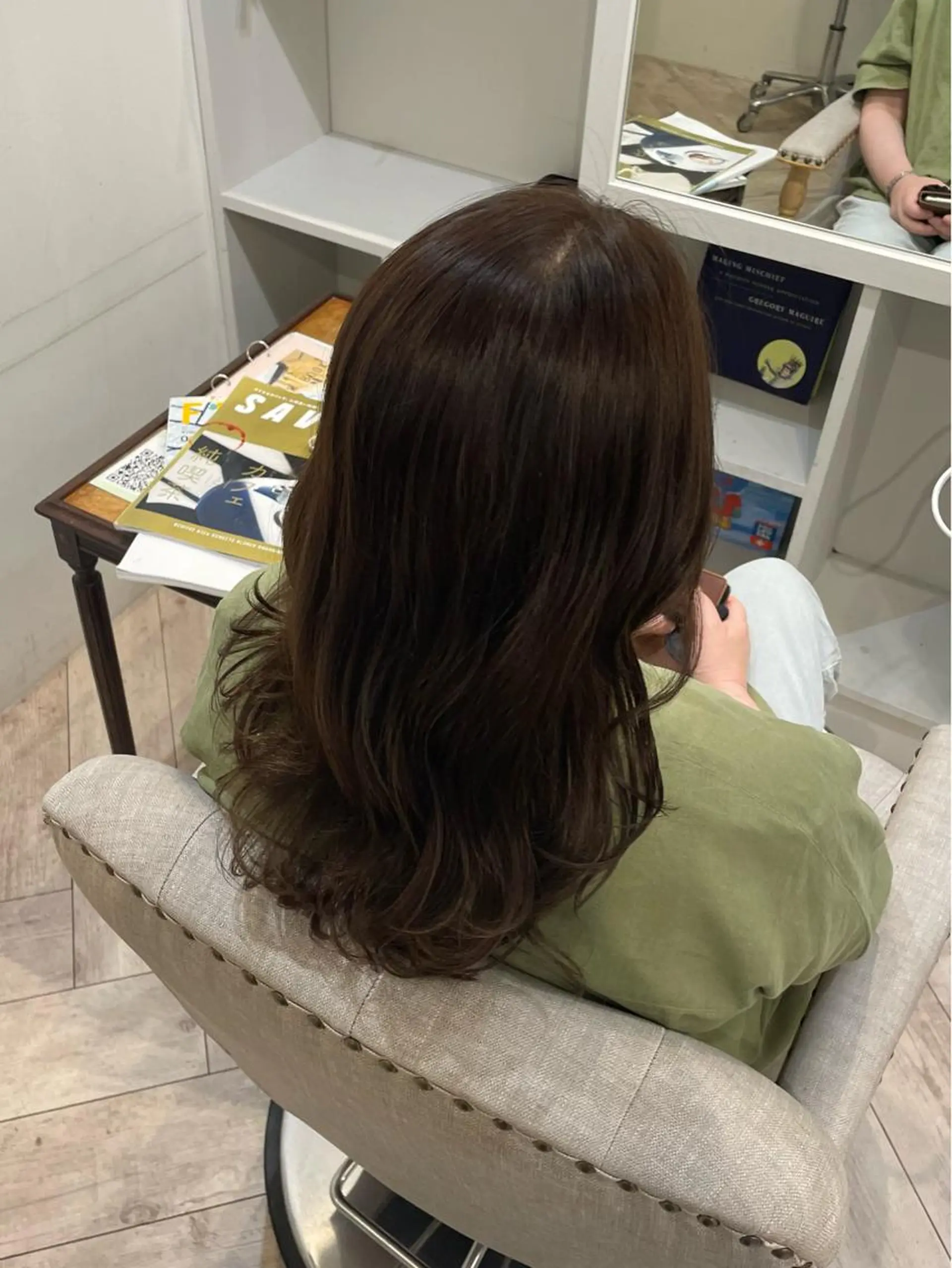 セミロング カラー shiro.kobe 森彩華のヘアスタイル