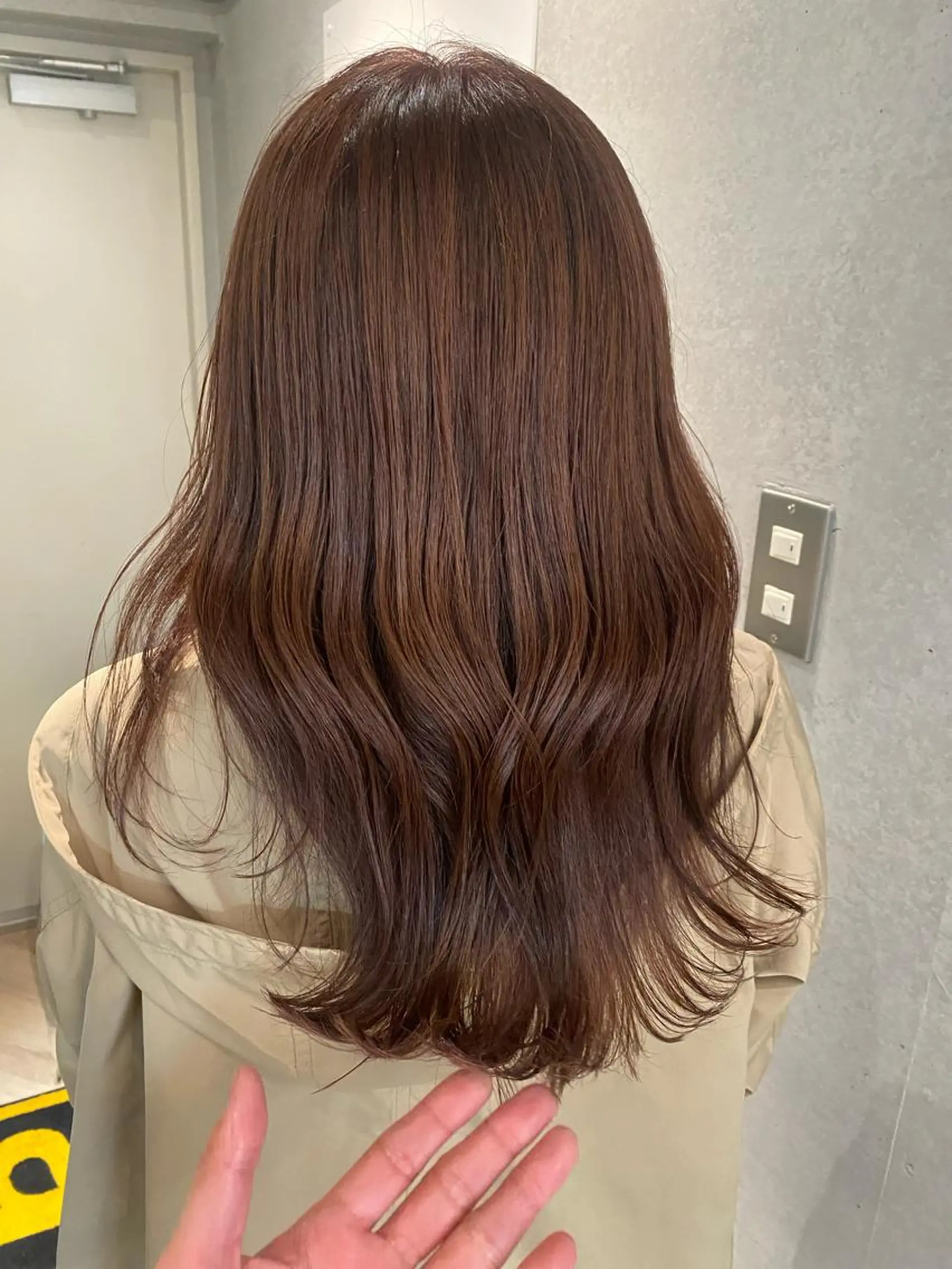 セミロング カット ヘアカラー トリートメント 西山 恵太郎のヘアスタイル