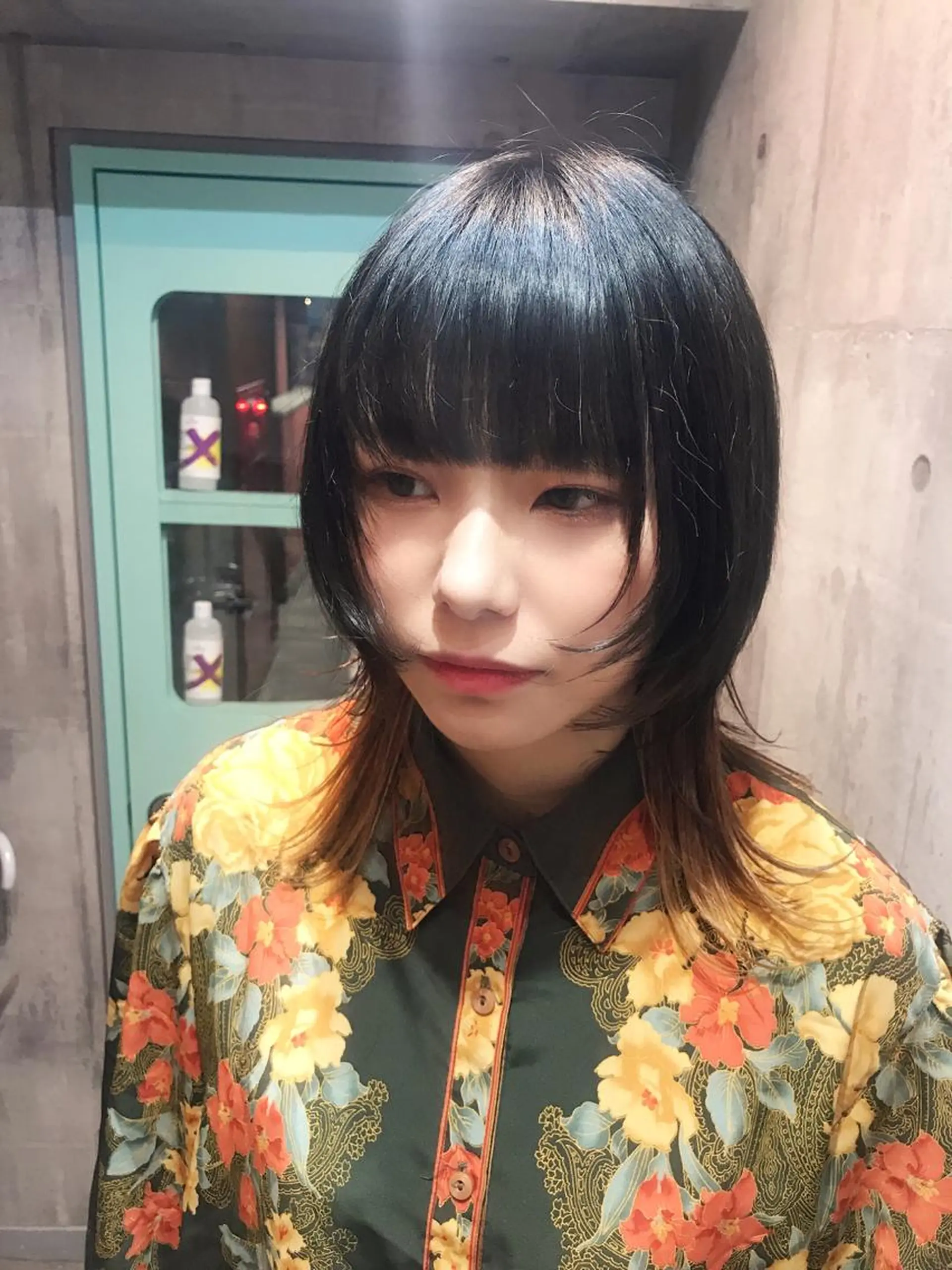 ミディアム ウルフカット カット ホワイト&レイヤーカ ットエクステ長畠俊輔のヘアスタイル