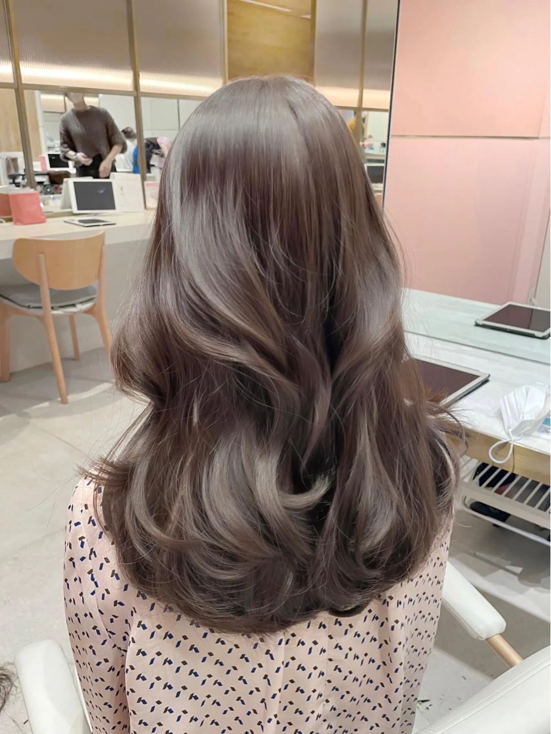 セミロング カラー ヘアアレンジ 🤎小顔レイヤー /ベージュ🤎友香のヘアスタイル