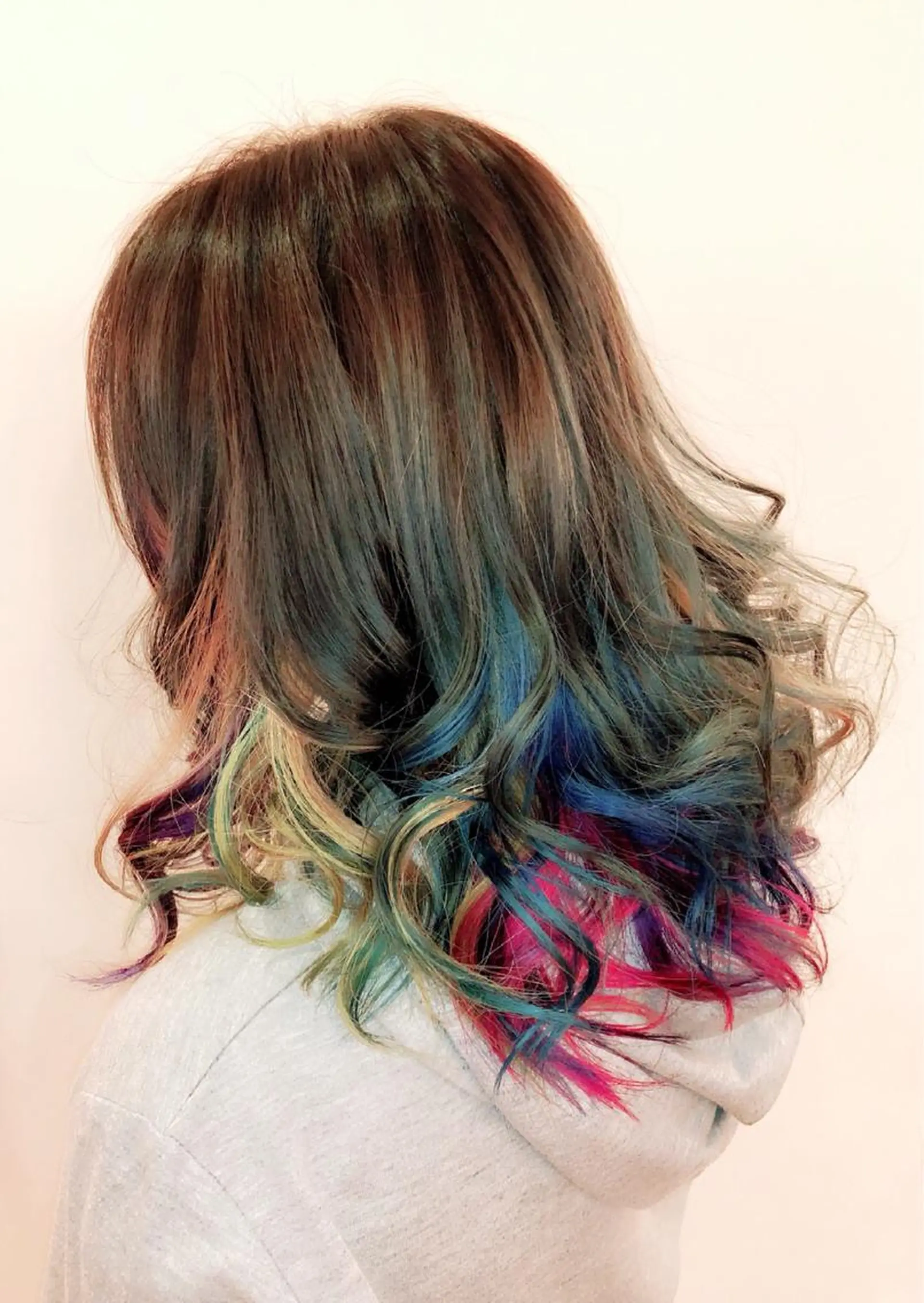 ミディアム カット 榎本 美雪のヘアスタイル
