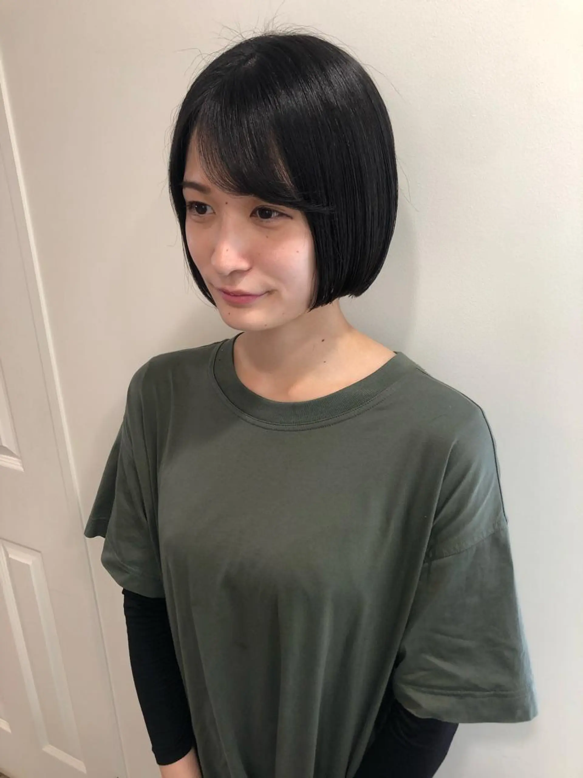 ショート カット トリートメント MIOベージュカラー 柔らかいカラーのヘアスタイル