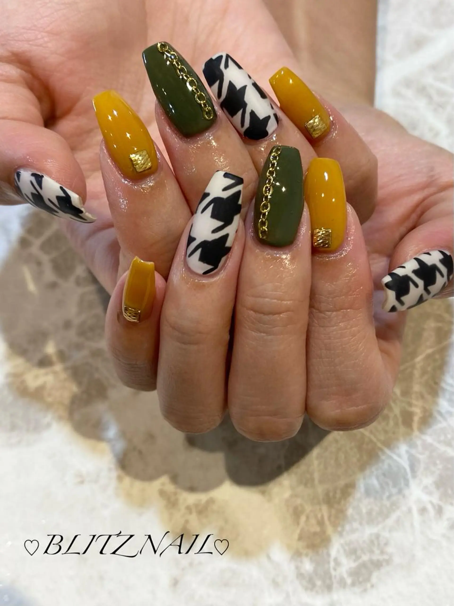ネイル BLITZ Nail 岩田💅🏻✨のネイルデザイン