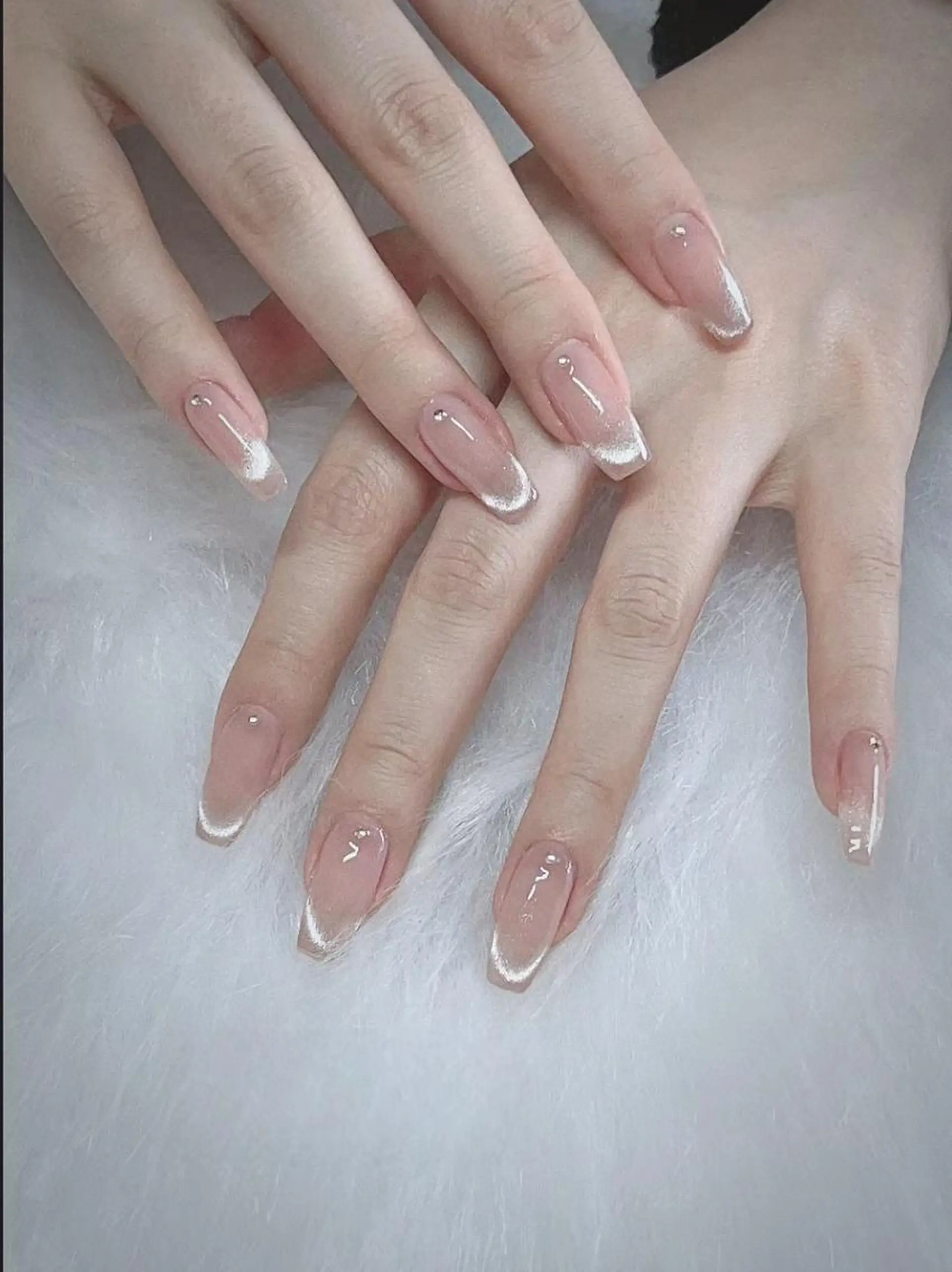 ネイル フレンチネイル マグネットネイル マグネットフレンチ cat‘s nail🐈‍⬛のネイルデザイン