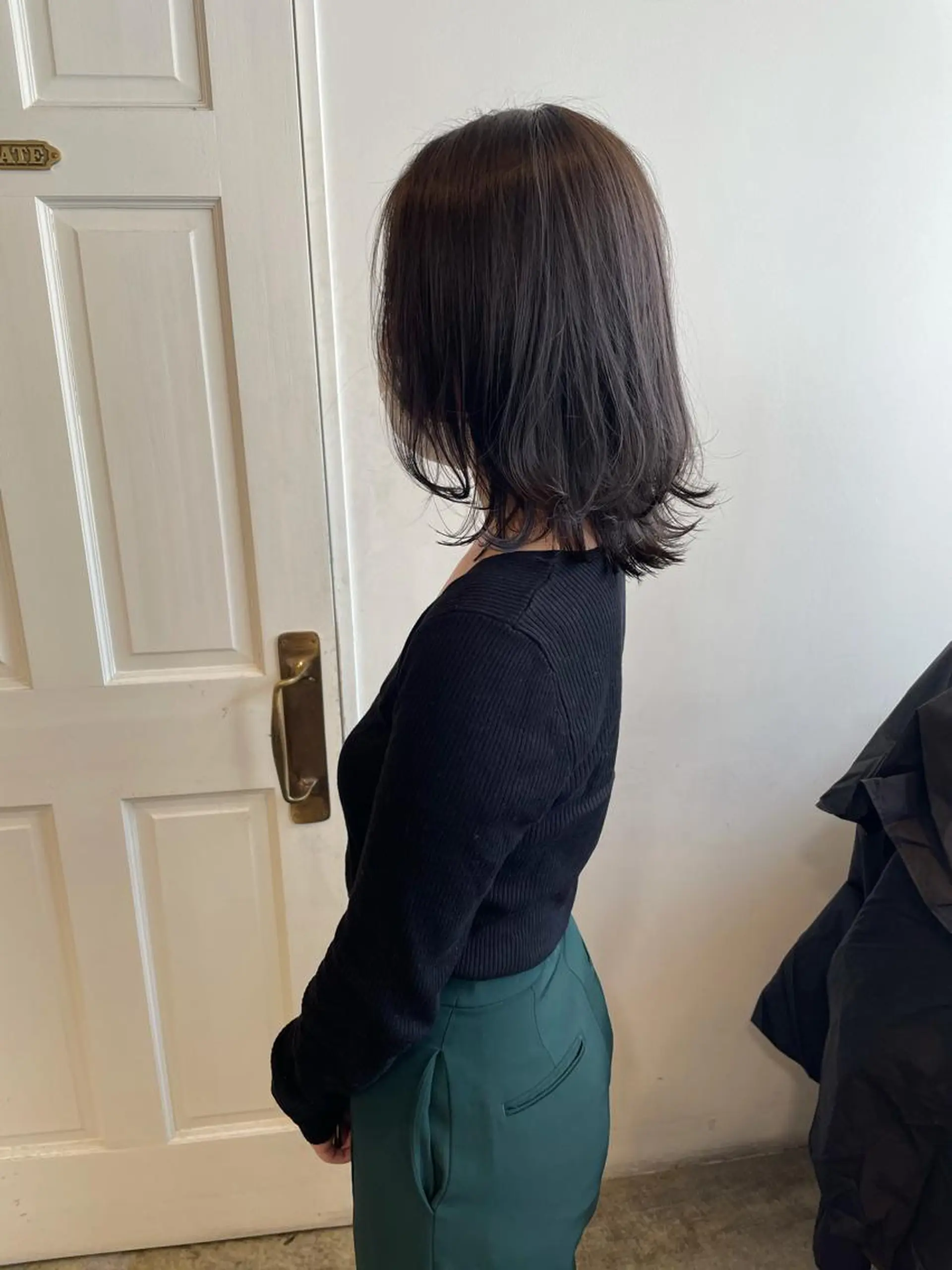 ミディアム カラー カット ヘアカラー トリートメント MIOベージュカラー 柔らかいカラーのヘアスタイル