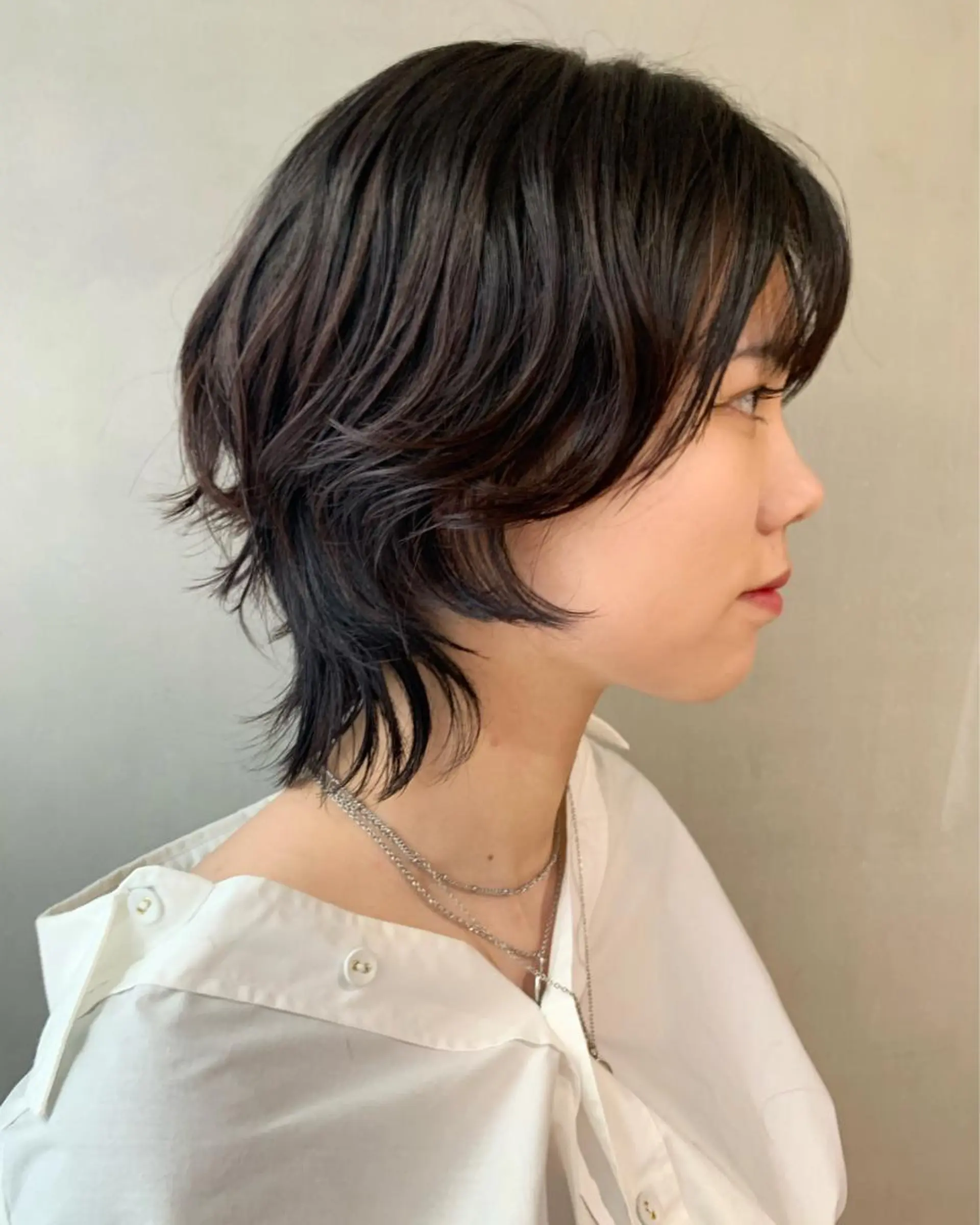 ショート カラー パーマ 黒髪 ウルフカット ウルフレイヤーカット /チヒロのヘアスタイル