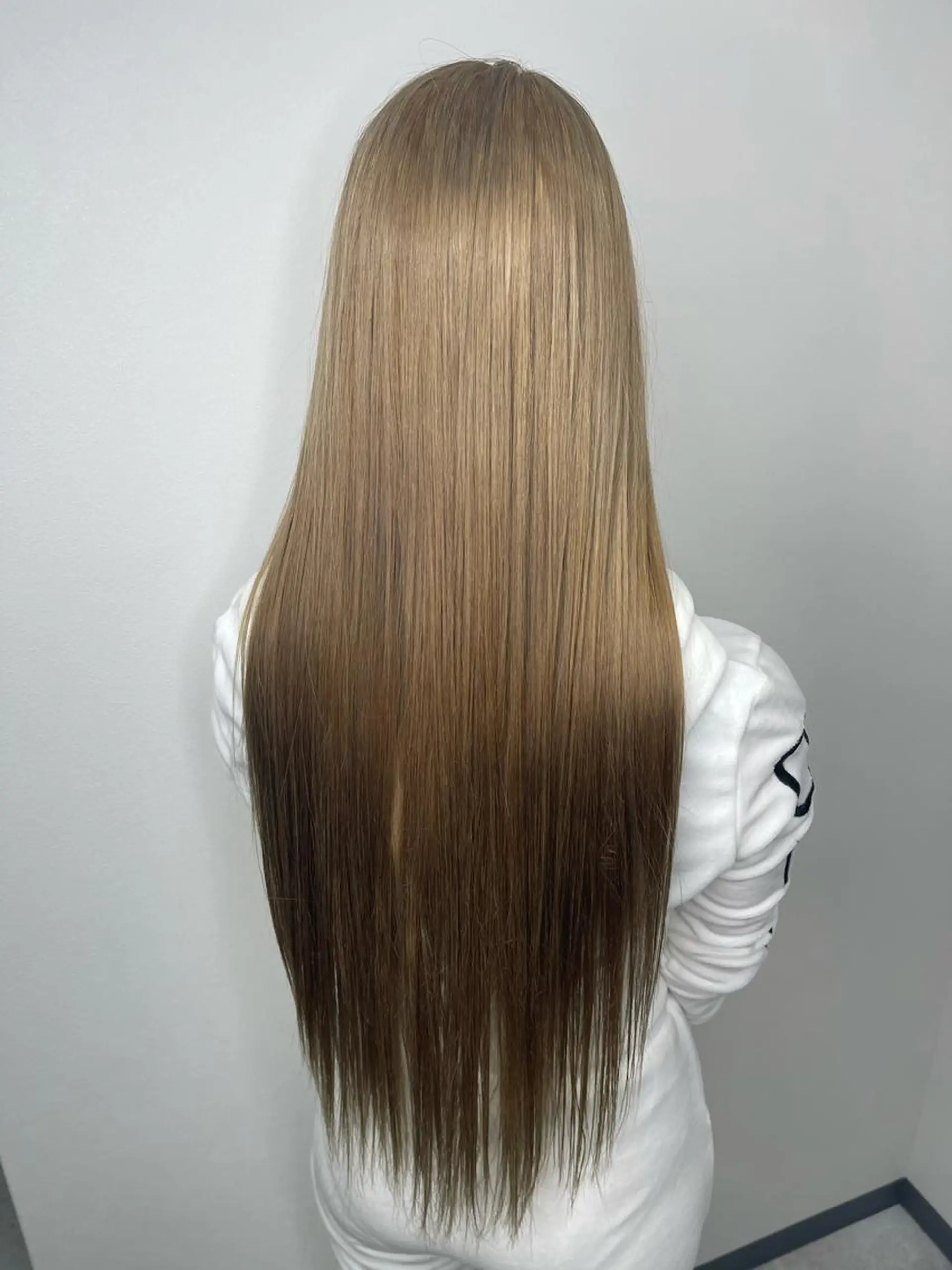 ロング カラー アディクシーカラー イルミナカラー トリートメント ヘアカラー トリートメント emi/髪質改善/ 韓国風/艶カラーのヘアスタイル
