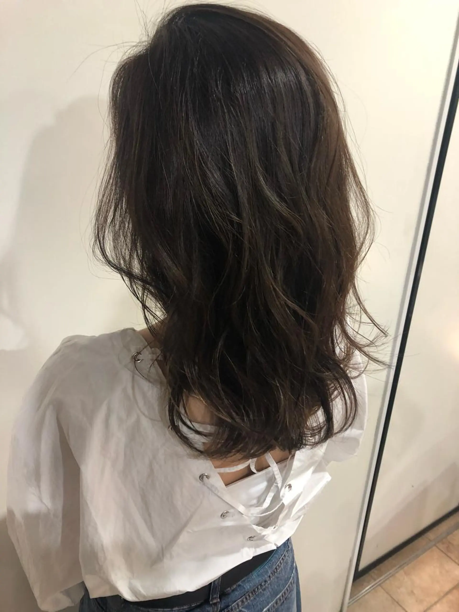 セミロング ハイライト カット ヘアカラー 夜23時まで予約🉑 reverieあきらのヘアスタイル