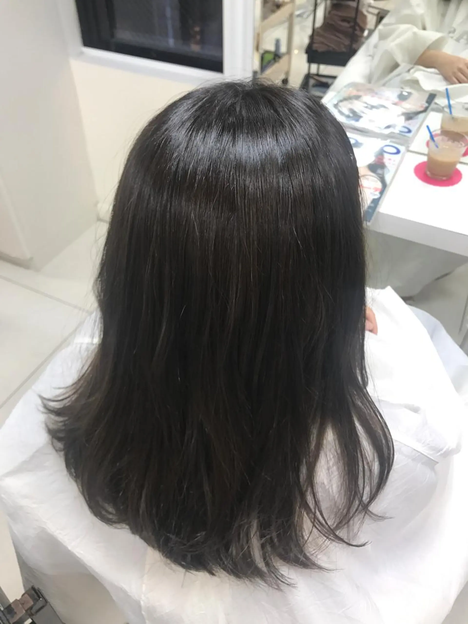 セミロング カラー 透明感カラー イルミナカラー 【暖色カラー特化】 中山由梨のヘアスタイル