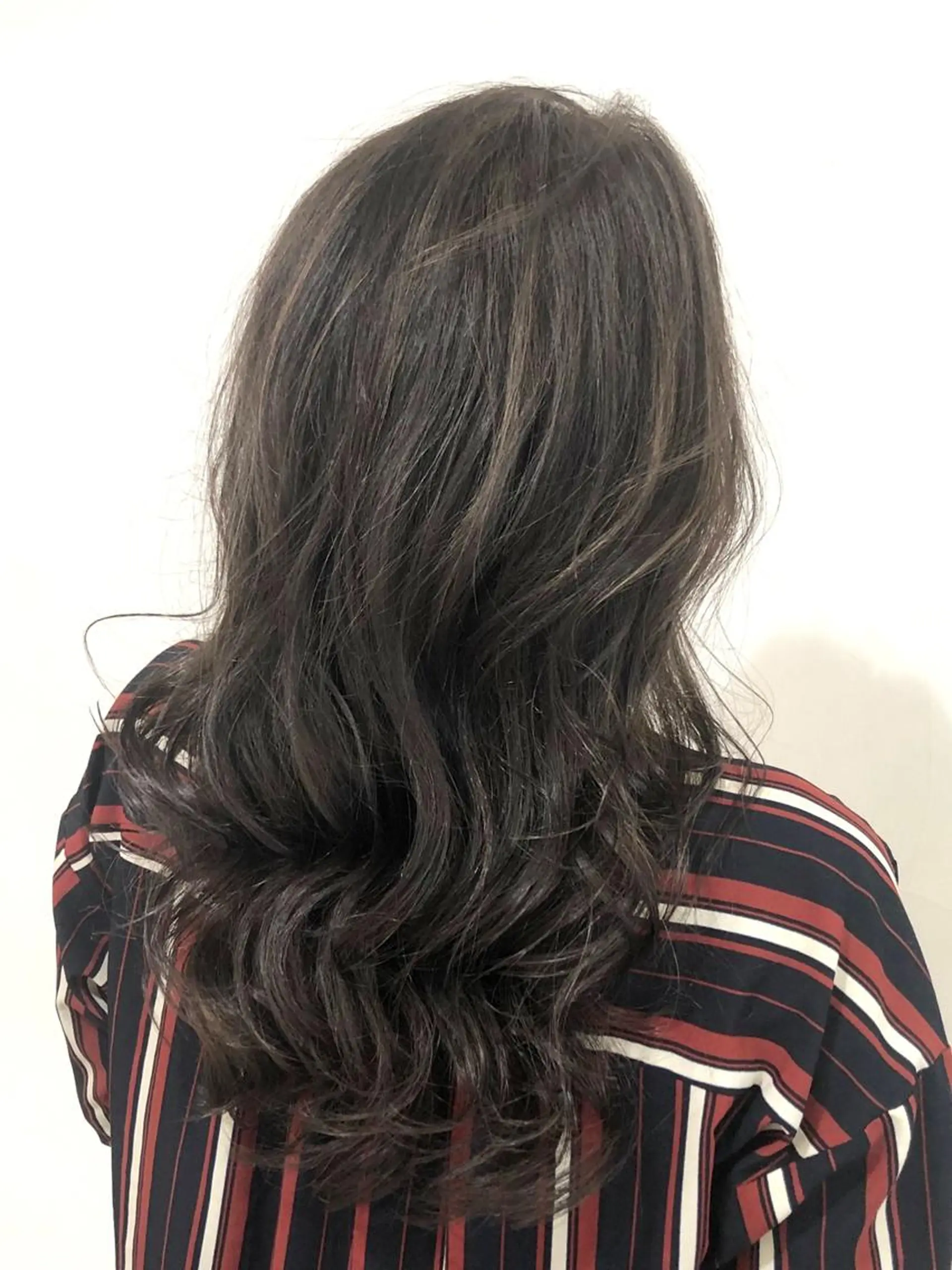 カラー 下池 紗加のヘアスタイル