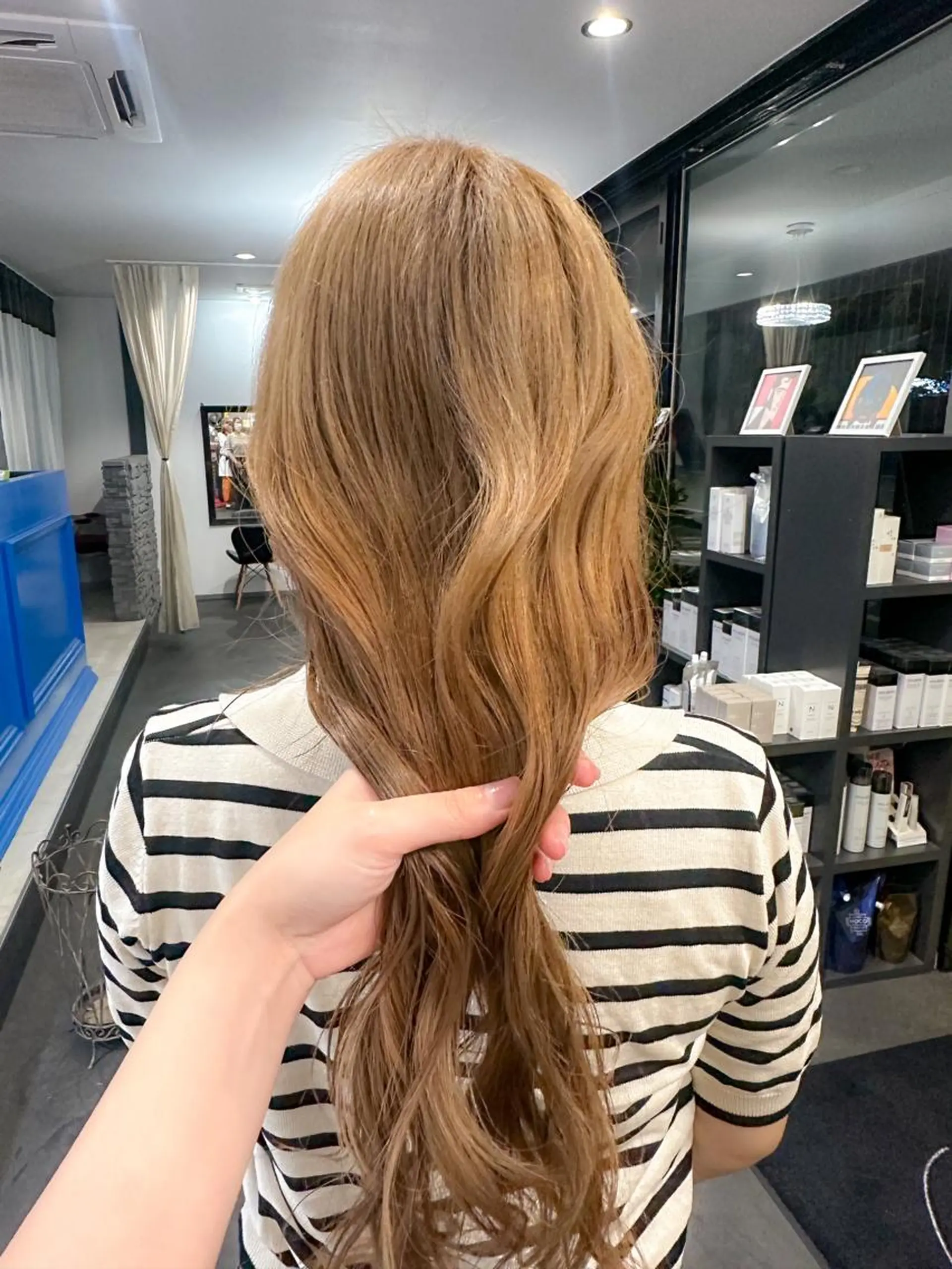ロング カラー ブリーチ 桒村 沙綾のヘアスタイル