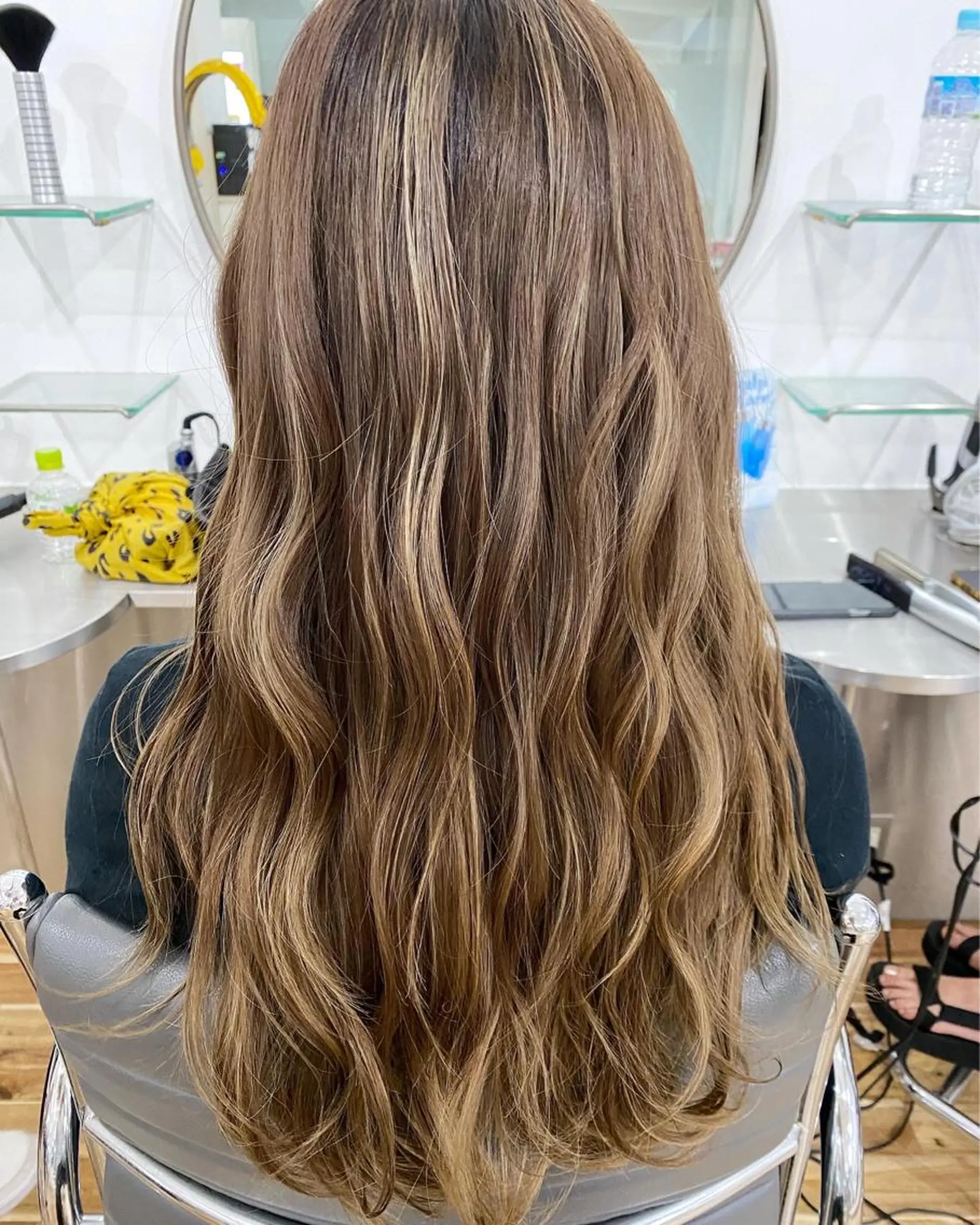 ロング 外国人風カラー ハイライト カット ヘアカラー 岩尾 凪のヘアスタイル