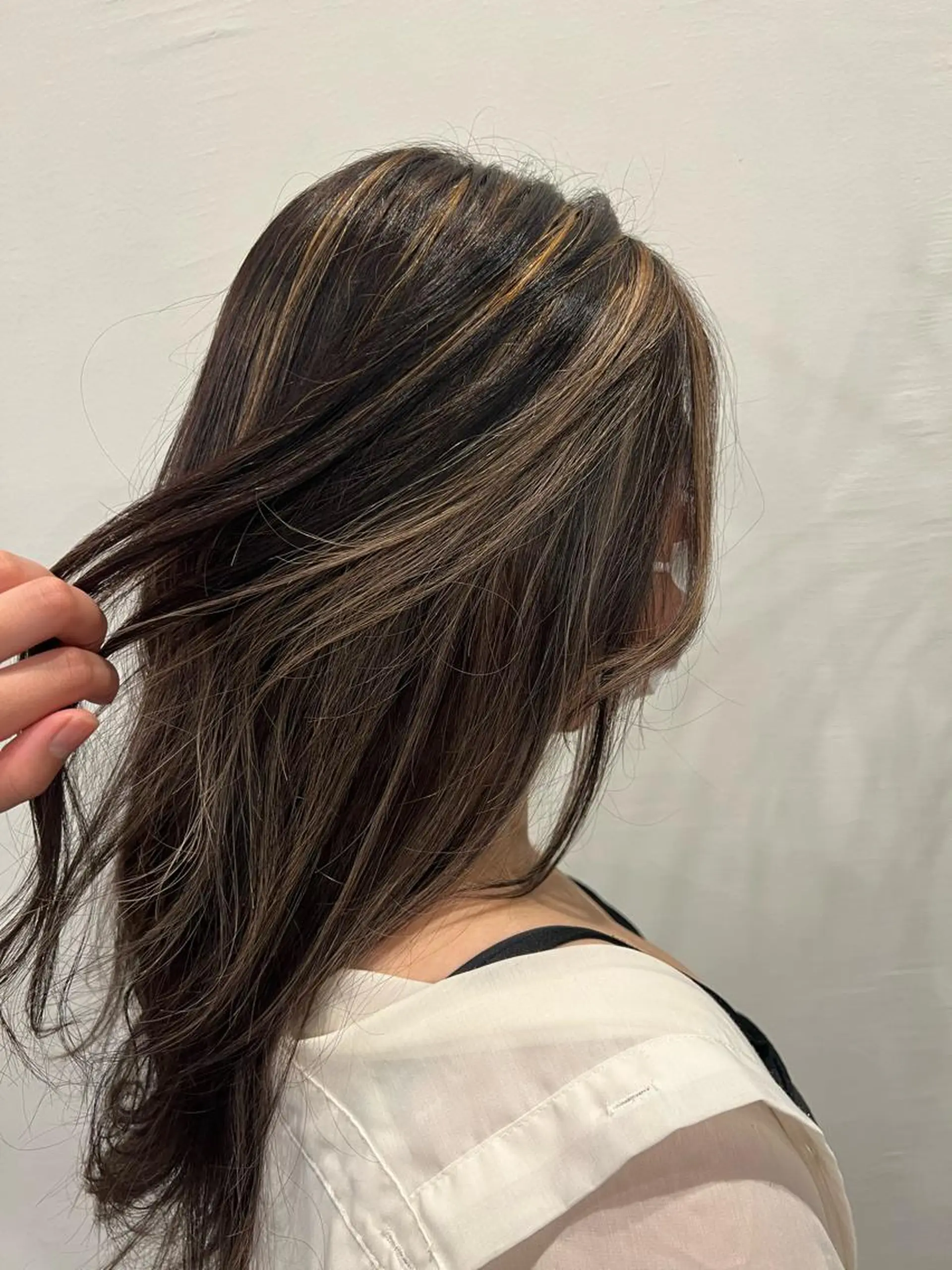 カラー アトリエファゴ Yuineのヘアスタイル