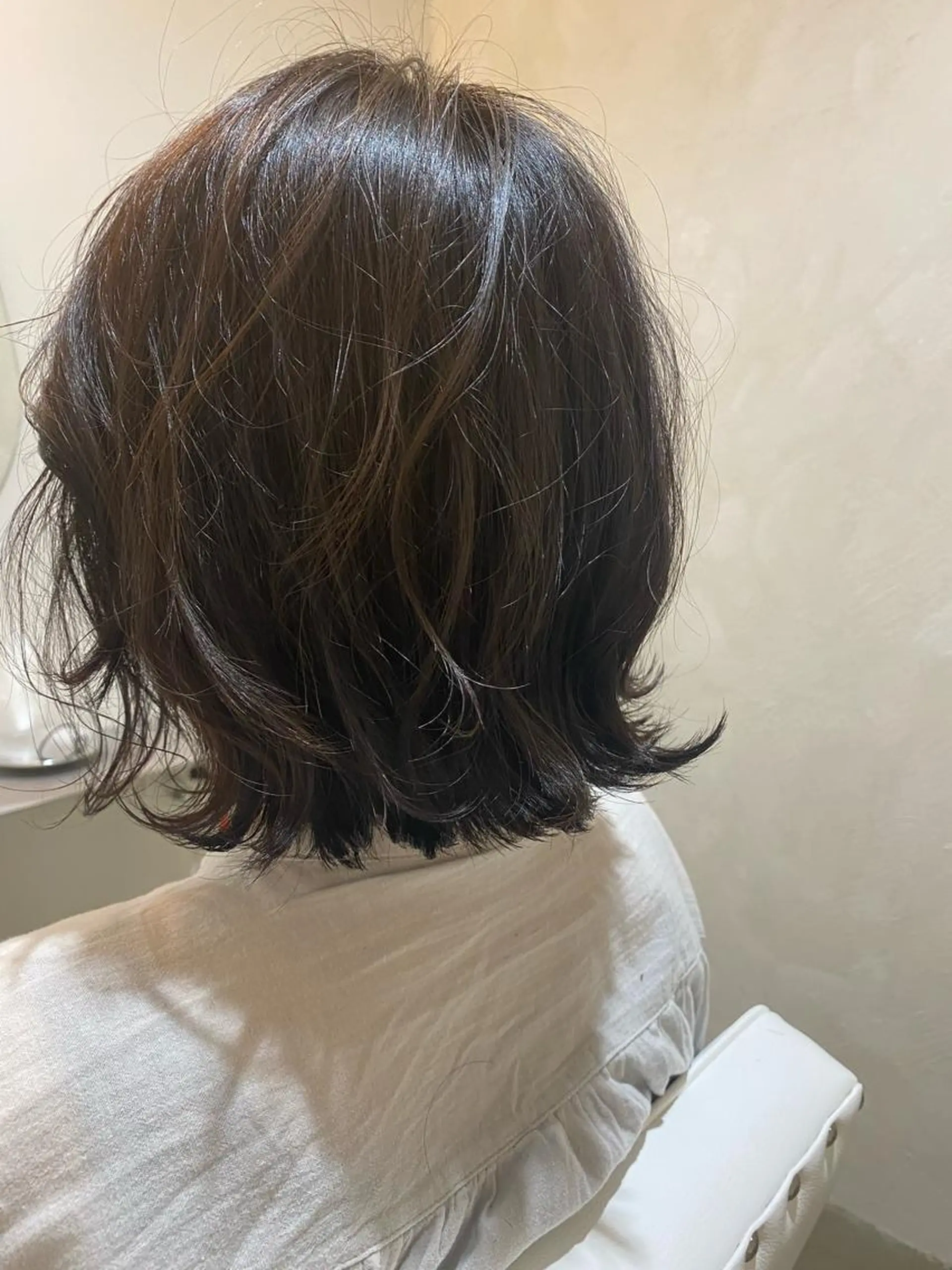ショート ボブ 外ハネヘア I nagiのヘアスタイル