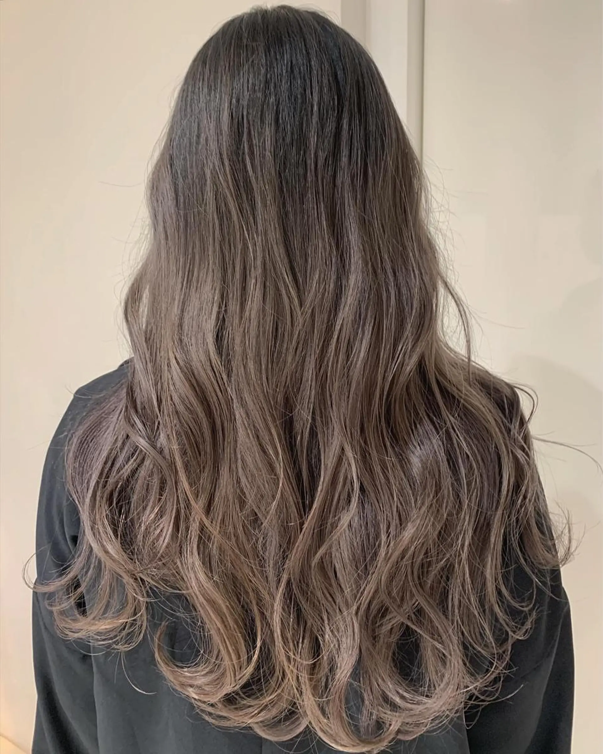 カラー ヘアアレンジ グレージュ ピンクカラー ホワイトピンク 阿部 圭悟のヘアスタイル