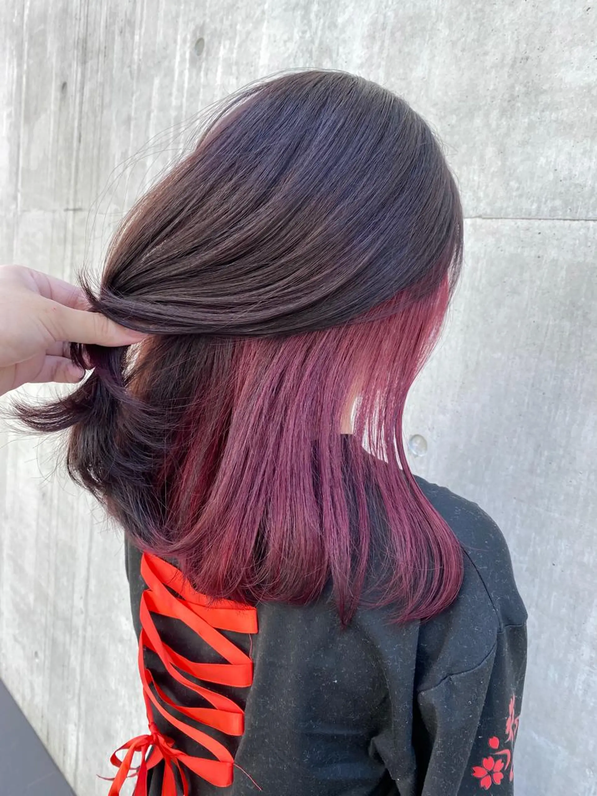 セミロング カラー ヘアアレンジ ブリーチ ピンクカラー seen所属・境 健助のヘアスタイル