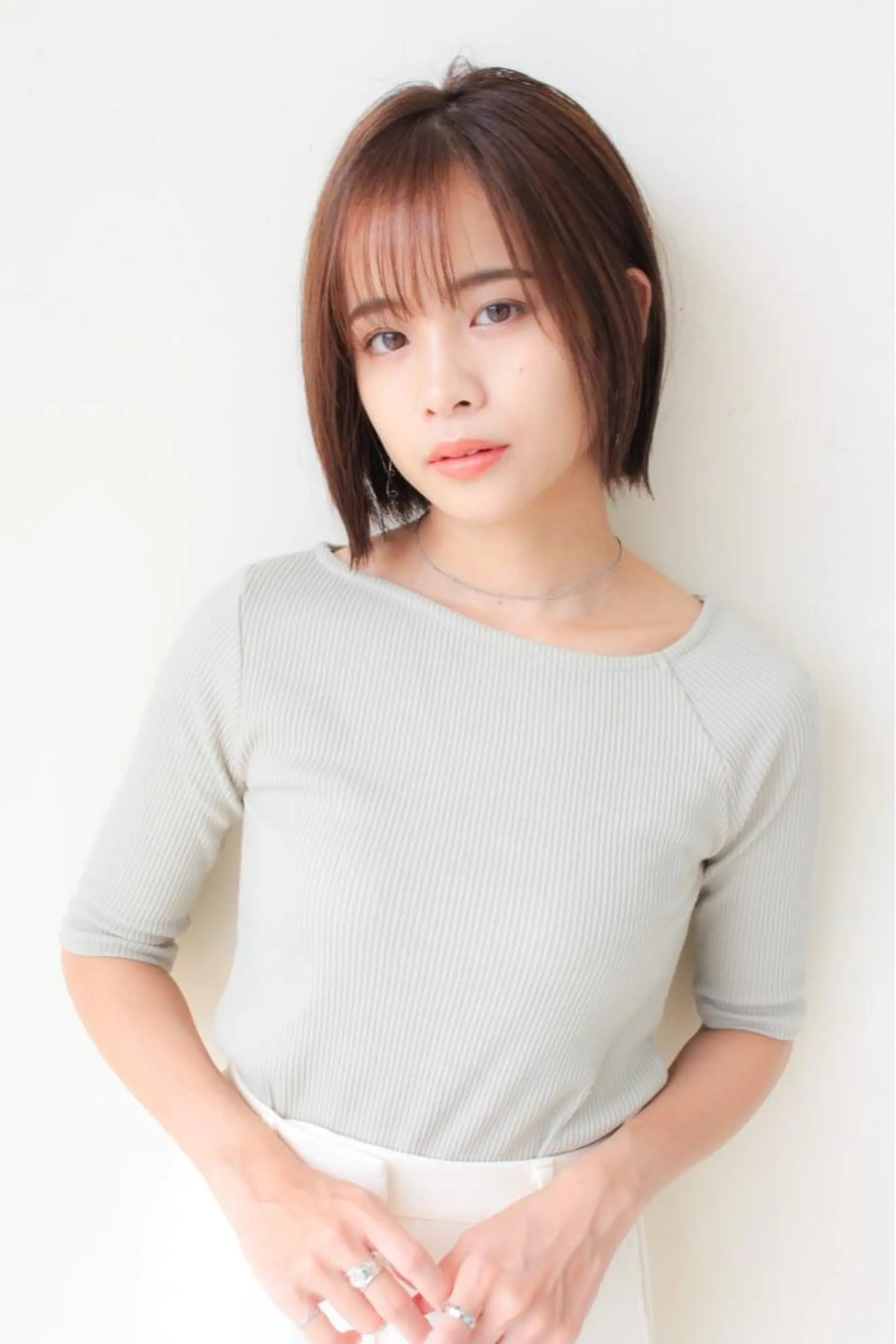 ショート カラー 切りっぱなしボブ ボブ 秋野 睦実のヘアスタイル