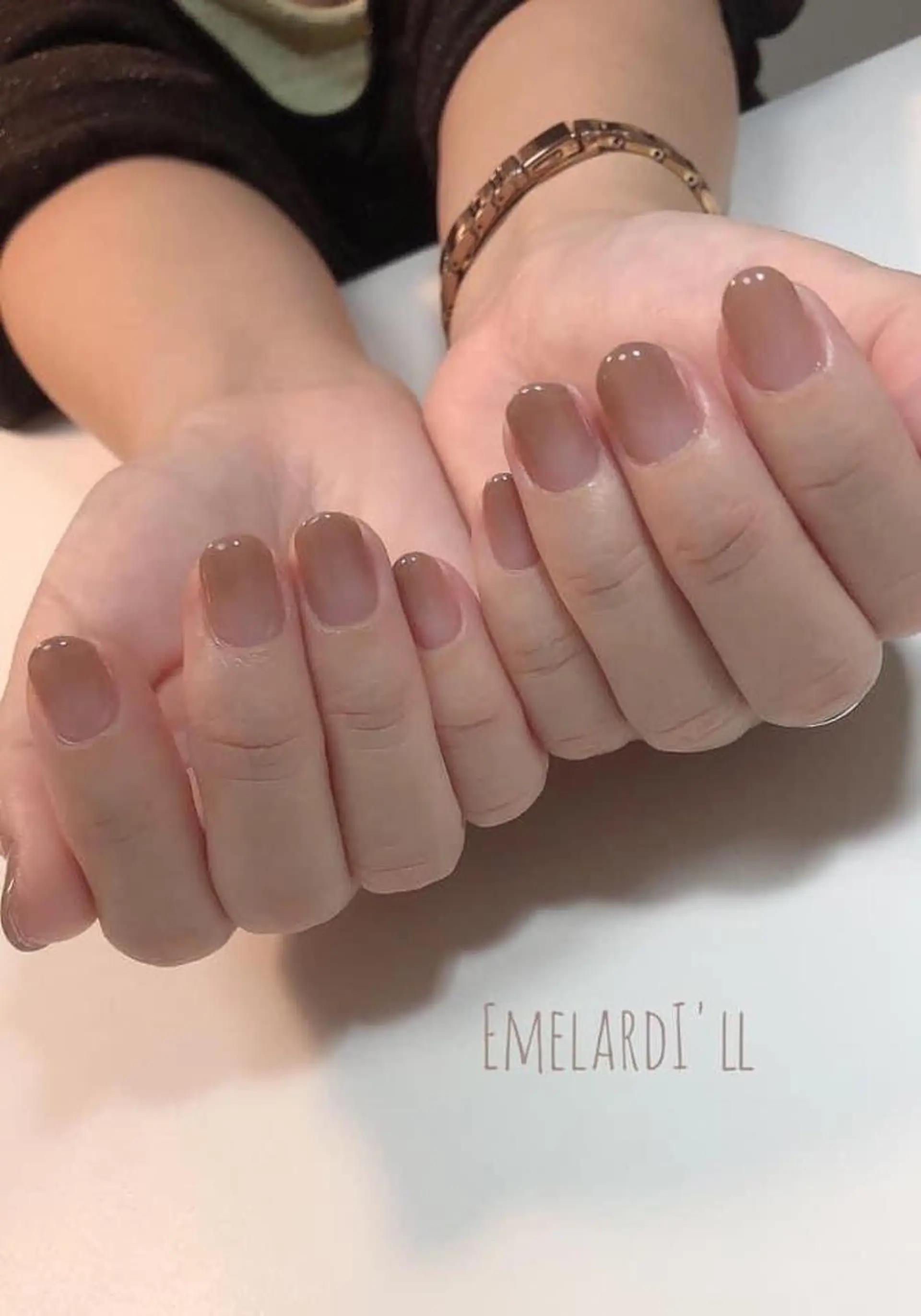 ネイル ハンドネイル 沖縄市ネイルサロン エメラルドアイルのネイルデザイン