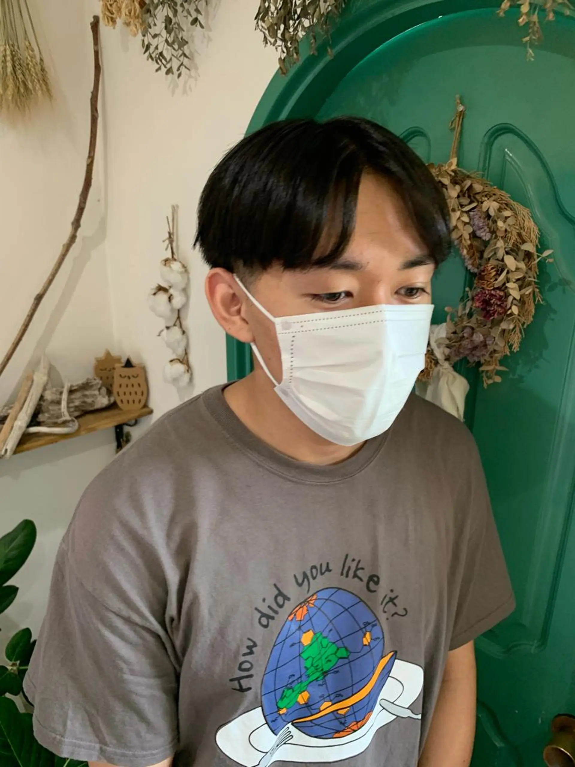 メンズ センターパート マッシュ カット 佐藤 美咲のヘアスタイル