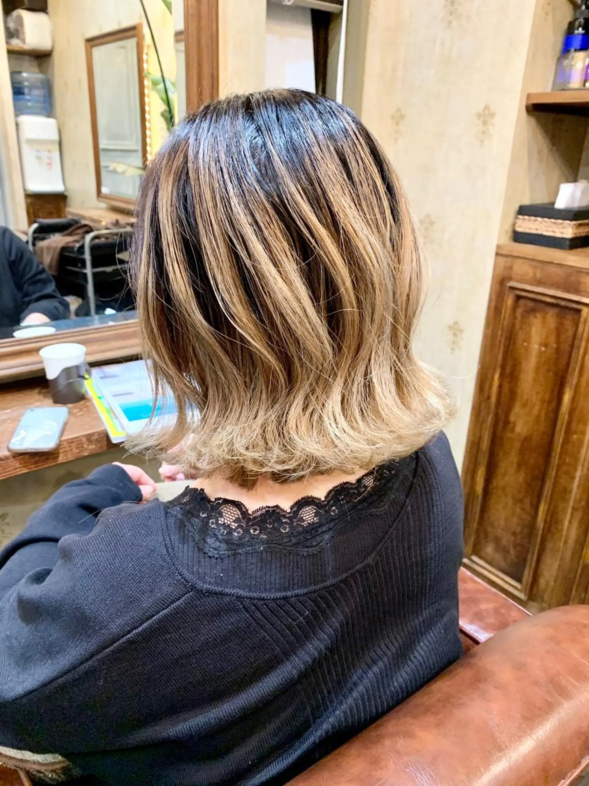 ミディアム カラー バレイヤージュ レイヤーカット ヘアカラー トリートメント クバガワ シュンのヘアスタイル